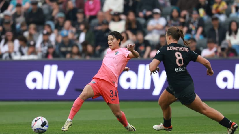 Apr 21, 2024: Manaka Matsukubo (NC) and Meggie Dougherty Howard (LA) 