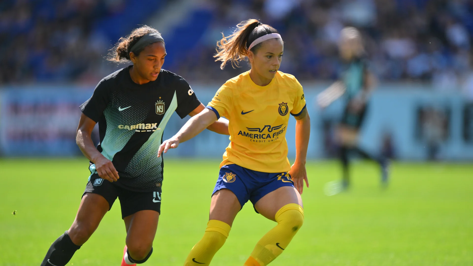 Sep 22, 2024: Claudia Zornoza (UTA) and Yazmeen Ryan (GFC)