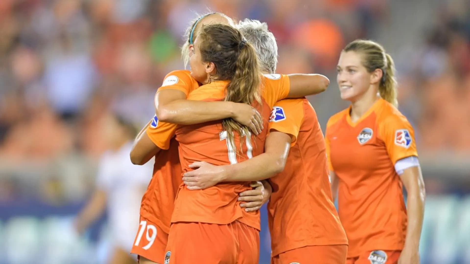 story-image-sofia-huerta-scores-twice-as-houston-dash-beats-utah-royals-fc-2-1