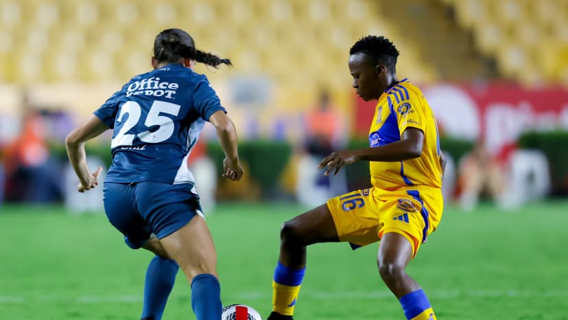  Jul 19, 2024: Thembi Kgatlana (TIG) and Neyeli Diaz (PAC) 