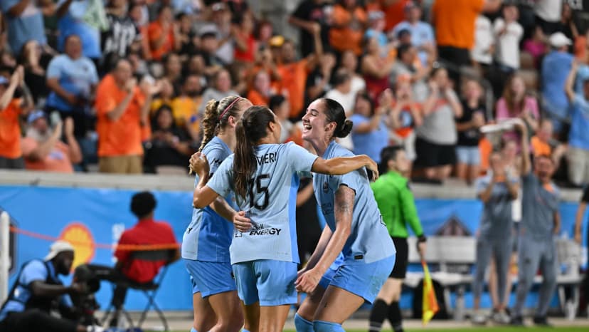 Jul 28, 2024: Barbara Olivieri (HOU) and Diana Ordonez (HOU) 