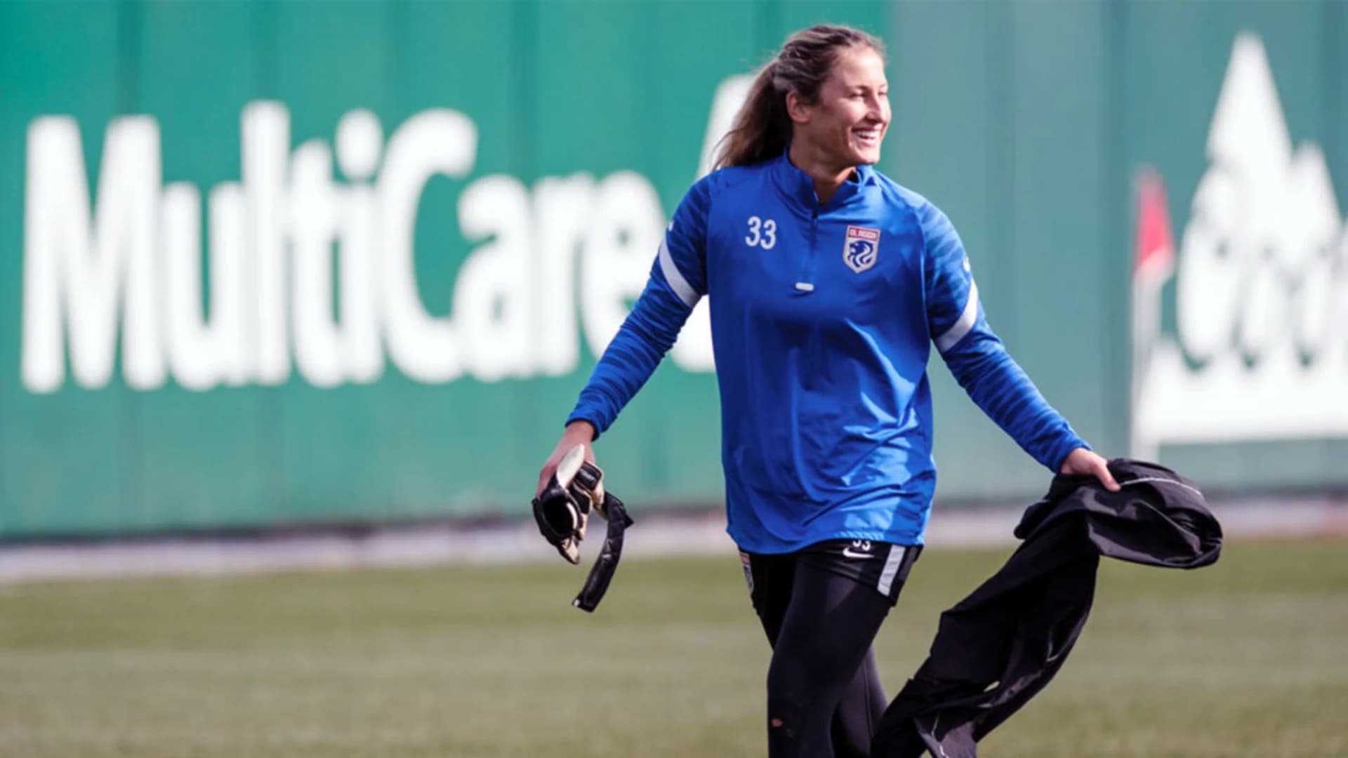 story-image-ol-reign-sign-forward-miranda-nild-and-goalkeeper-ella-dederick