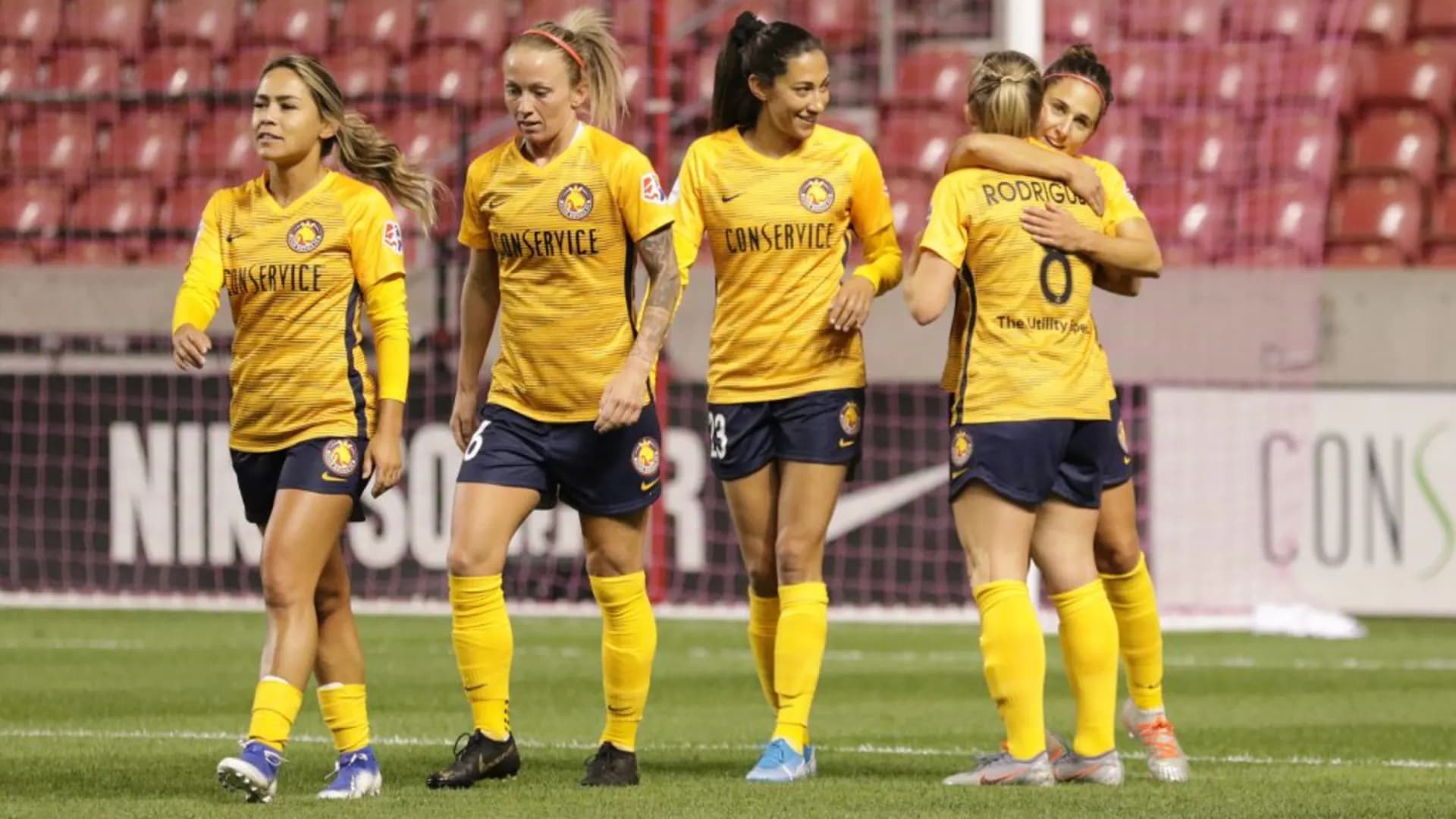 story-image-utah-royals-fc-holds-on-to-defeat-houston-dash-2-1-at-rio-tinto-stadium