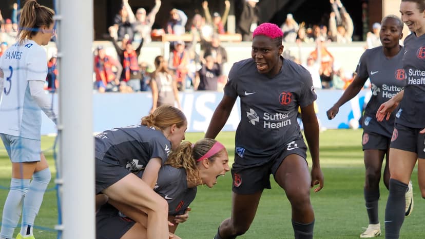 Apr 14, 2024: Kayla Sharples (BAY),Tess Boade (BAY), Asisat Oshoala (BAY)