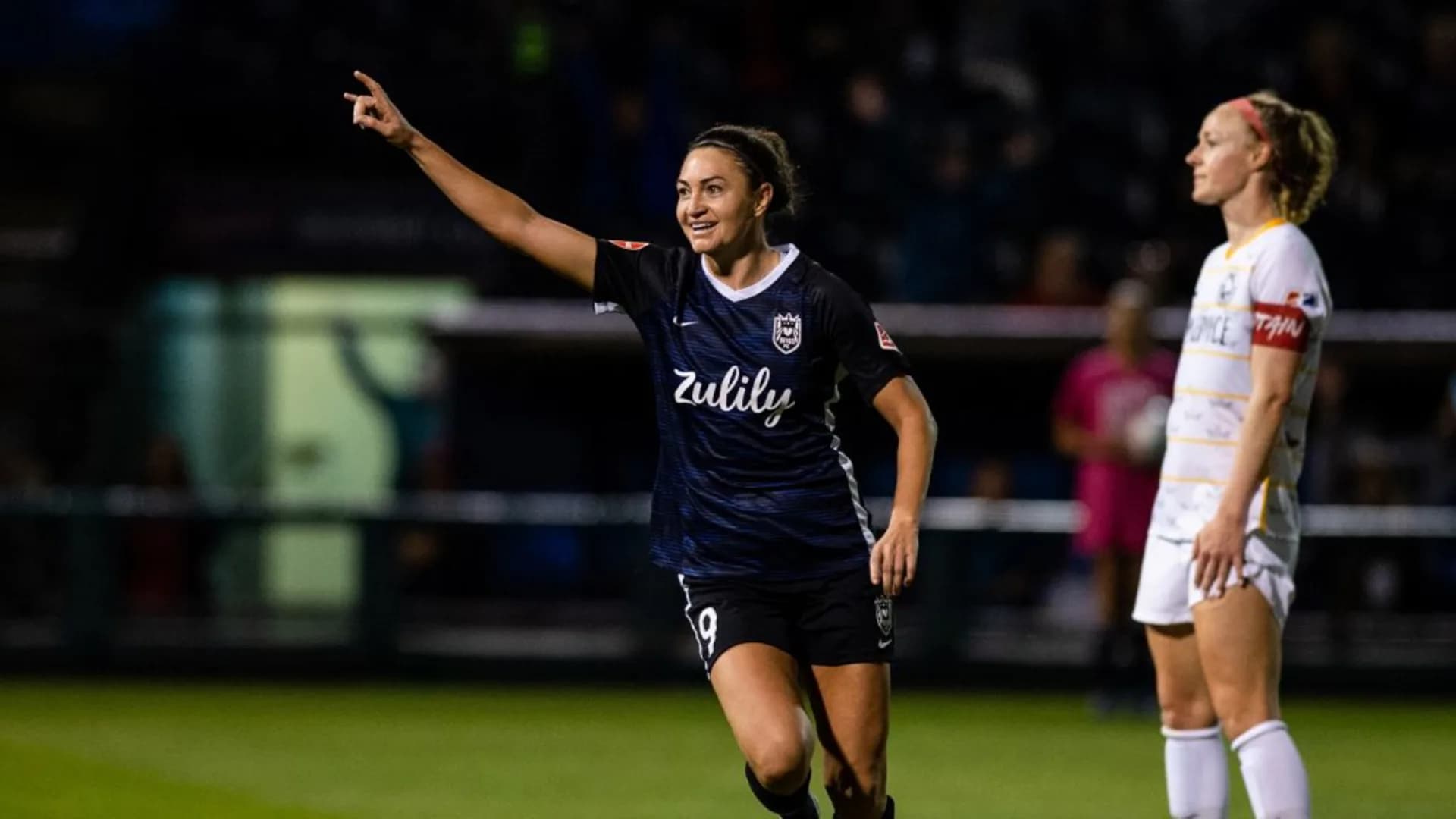 story-image-week-24-player-of-the-week-jodie-taylor-reign-fc