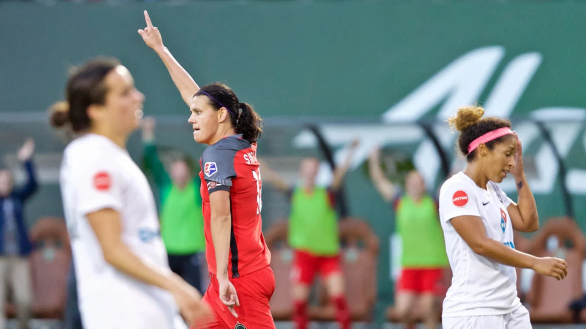 story-image-christine-sinclair-leads-thorns-to-3-0-win-over-fc-kansas-city