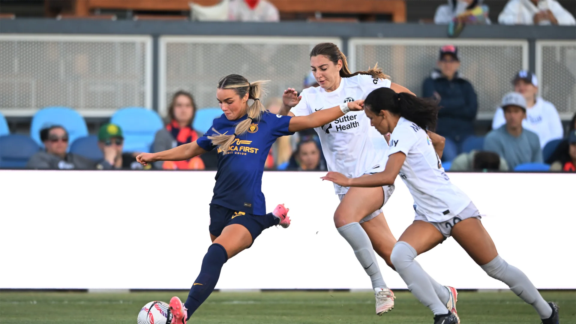  Jun 16, 2024: Macey Fraser (UTA) and Joelle Anderson (BAY) 