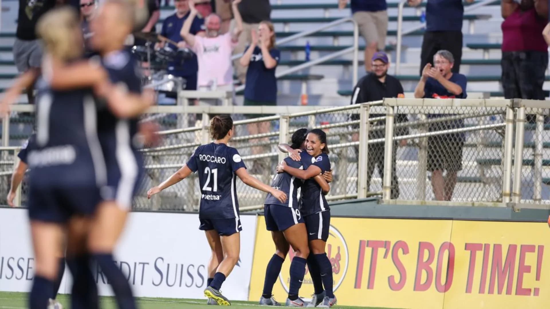 story-image-lynn-williams-debinha-push-north-carolina-courage-past-reign-fc-in-2-0-victory