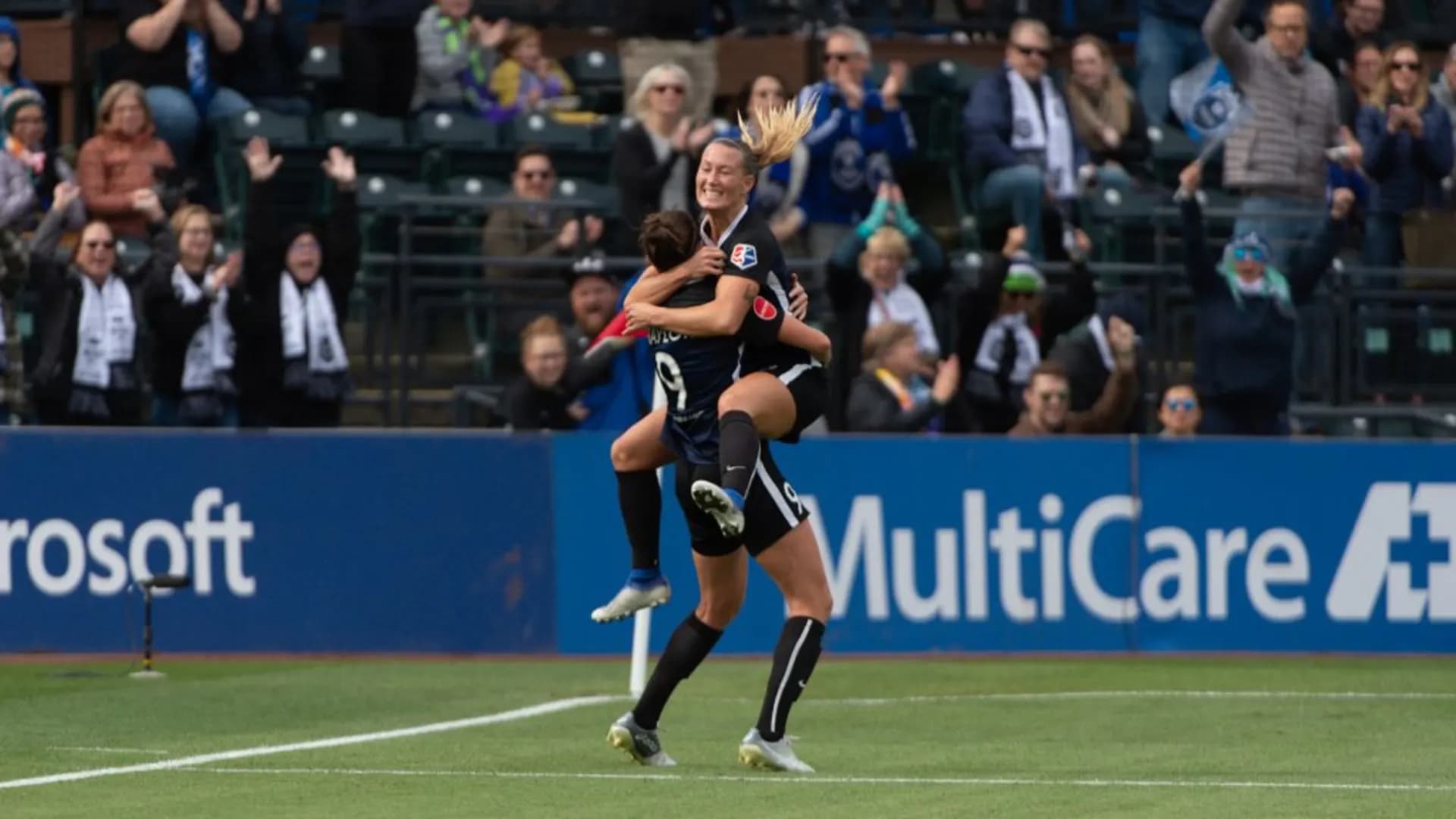 story-image-reign-fc-clinches-playoff-spot-with-2-0-win-over-portland-thorns-fc