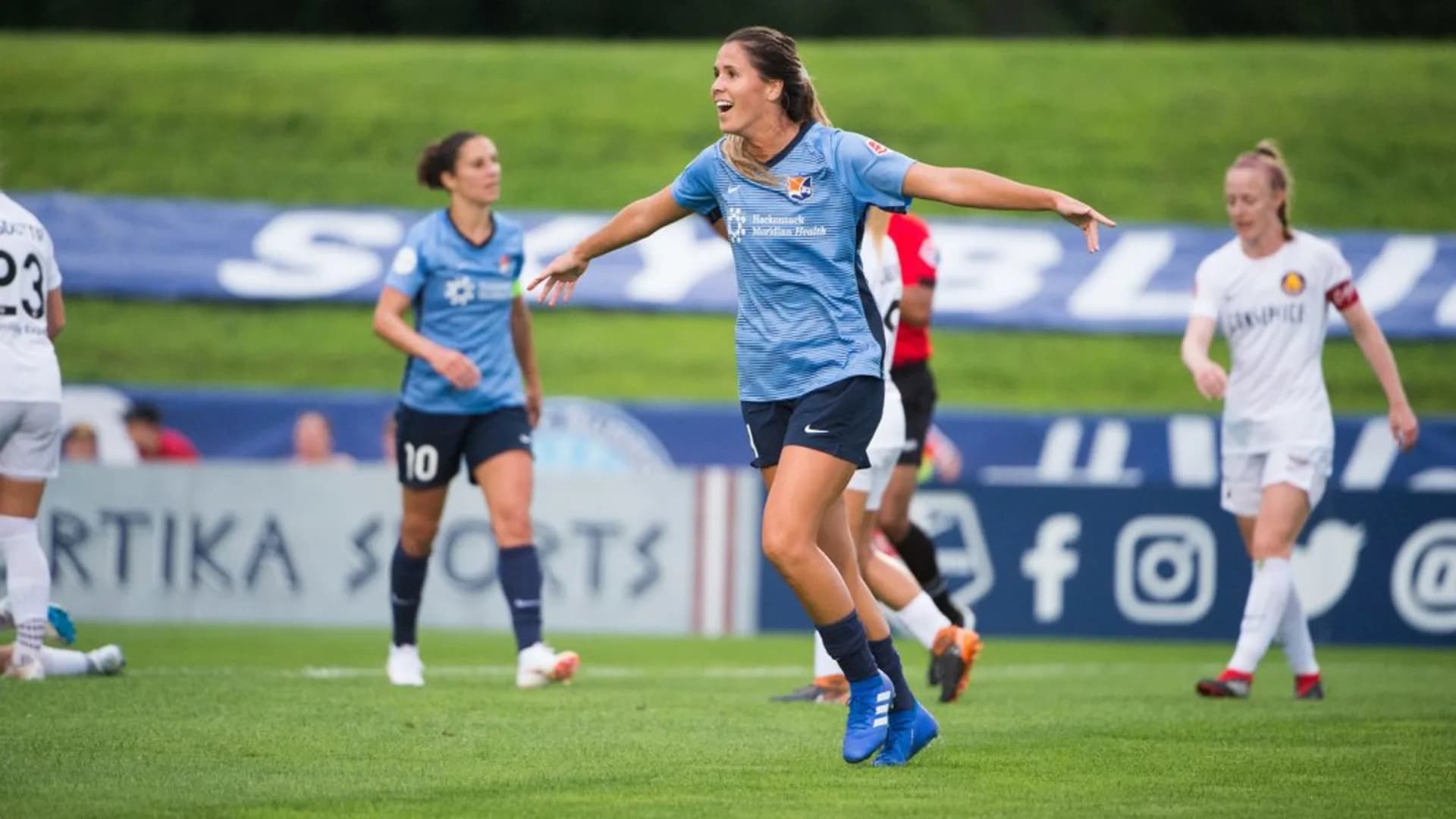 story-image-player-of-the-week-katie-johnson