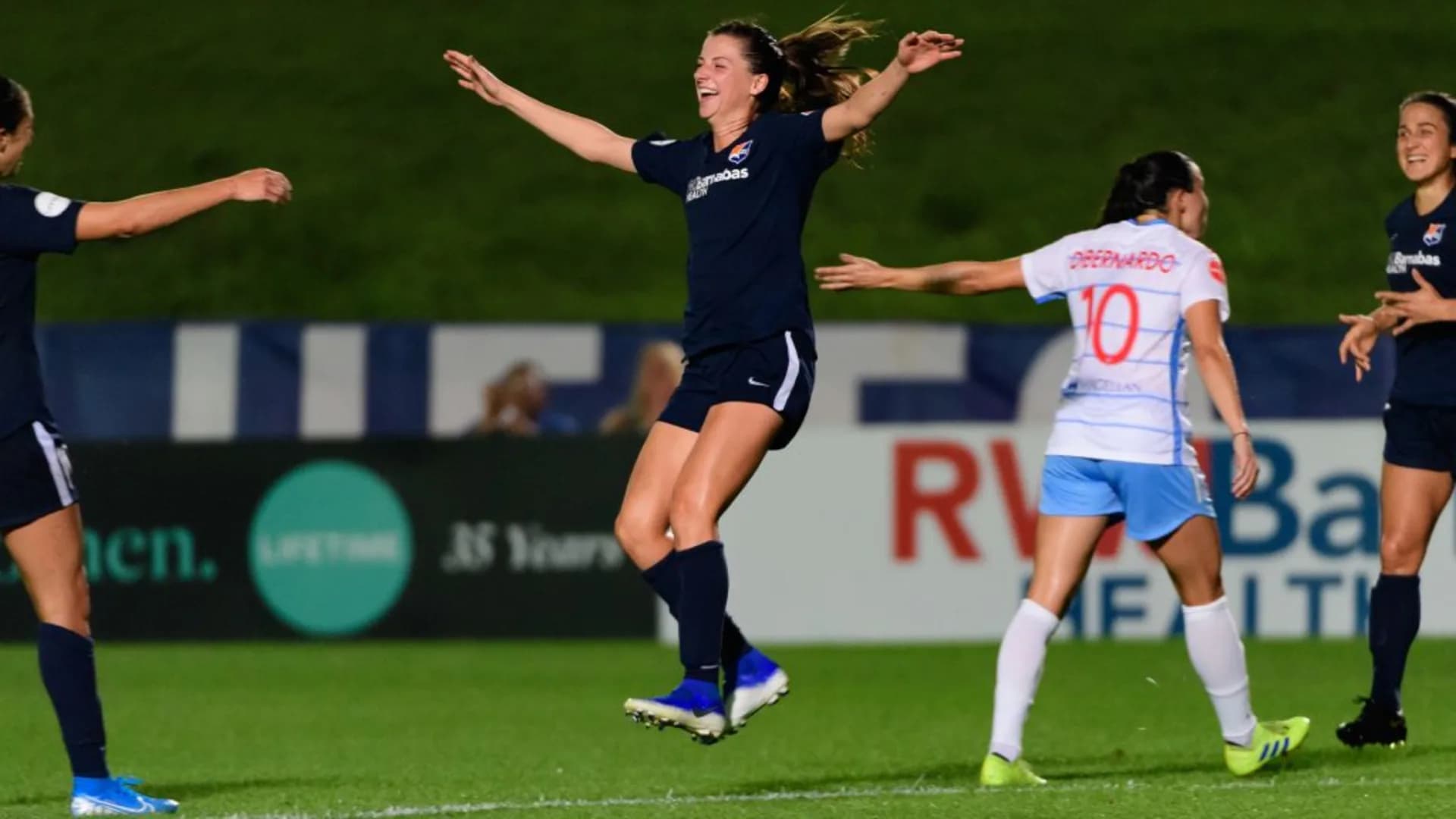 story-image-week-18-player-of-the-week-paige-monaghan-sky-blue-fc