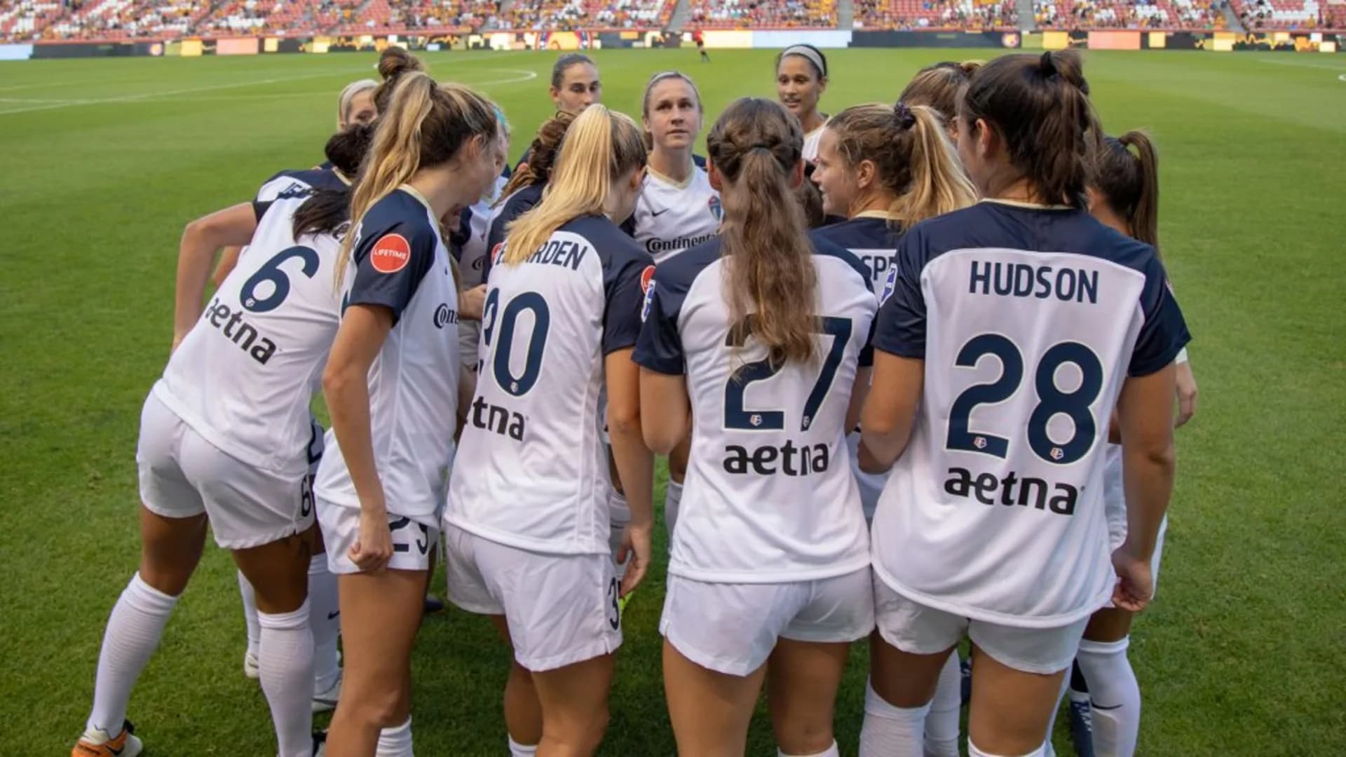 story-image-week-17-power-rankings-courage-hold-on-thorns-and-reign-swap-spots