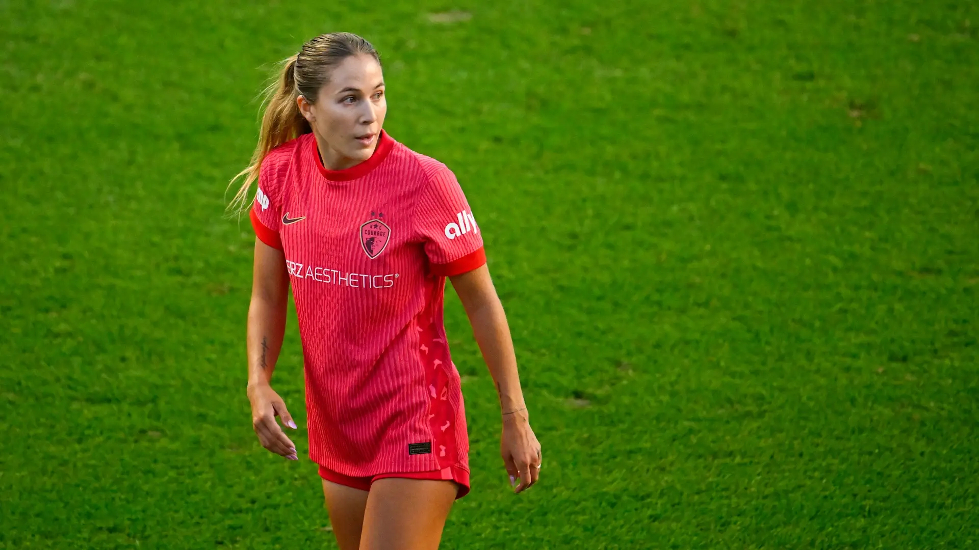 121 NWSL players called up to national teams in October international window