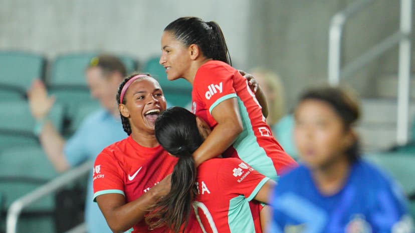  Aug 6, 2024: Debinha (KC), Michelle Cooper (KC) and Lo'eau LaBonta (KC)