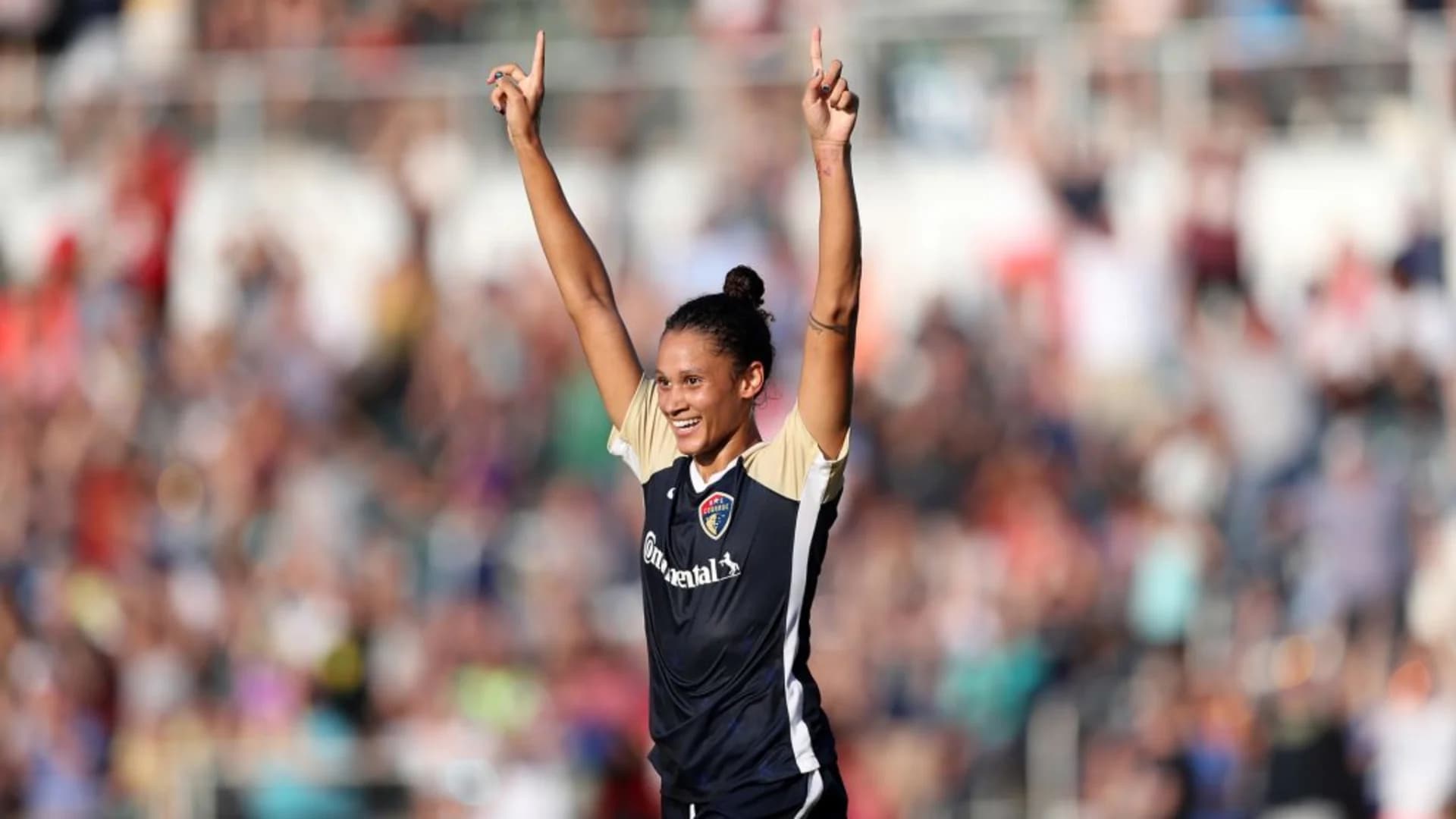 story-image-player-of-the-week-lynn-williams