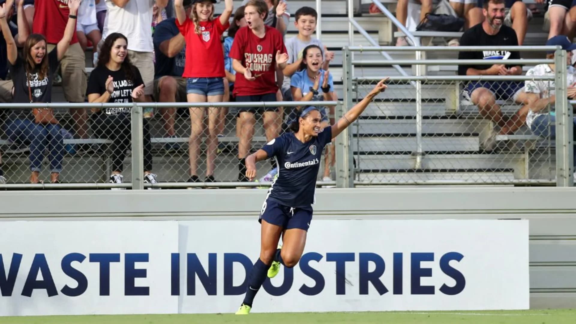 story-image-week-22-player-of-the-week-lynn-williams-north-carolina-courage