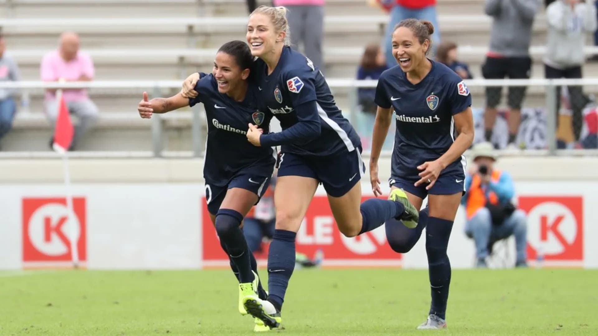 story-image-north-carolina-courage-advances-to-third-straight-final-after-extra-time-victory-over-reign-fc