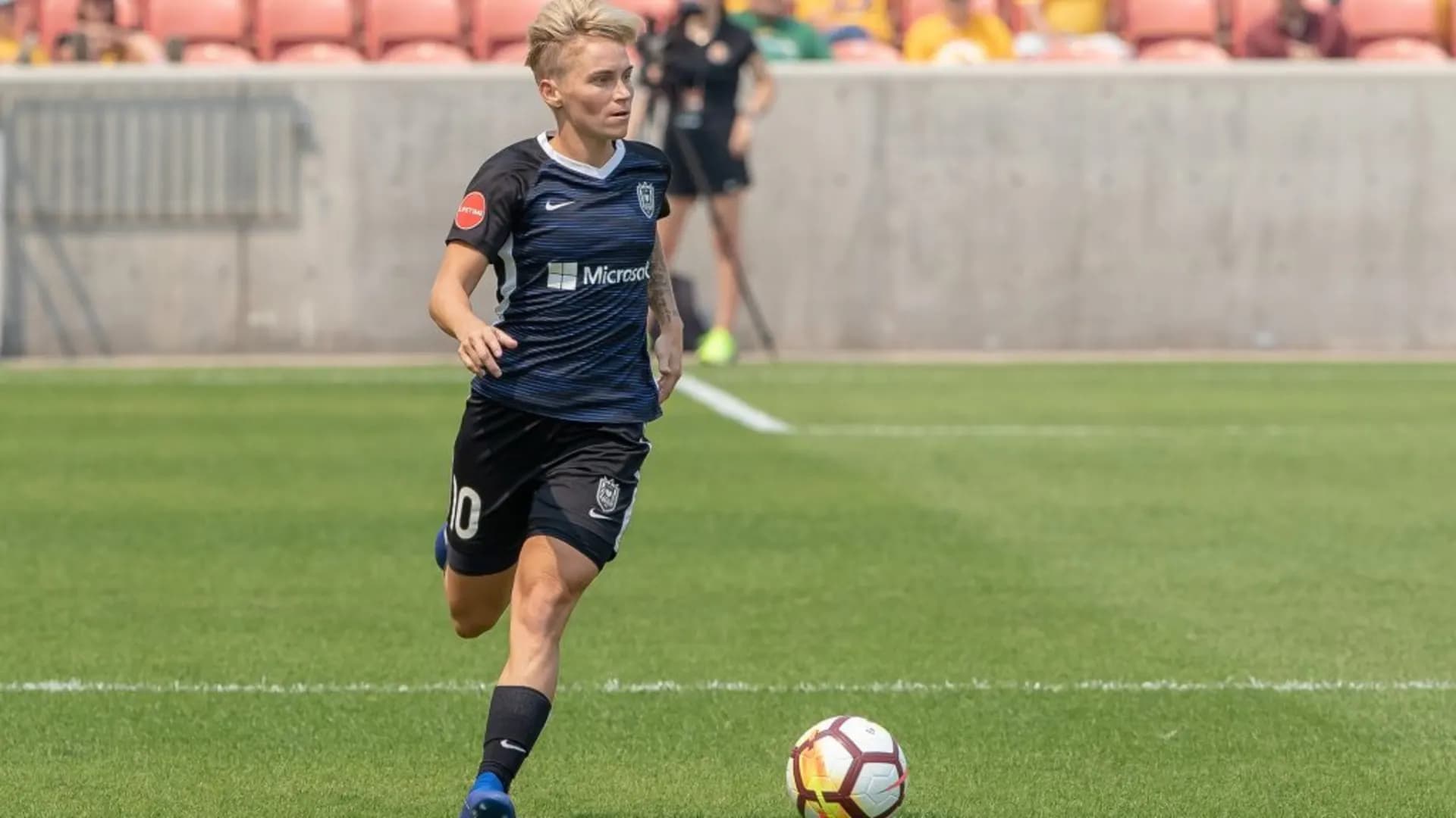 story-image-seattle-reign-fc-loan-jess-fishlock-to-lyon