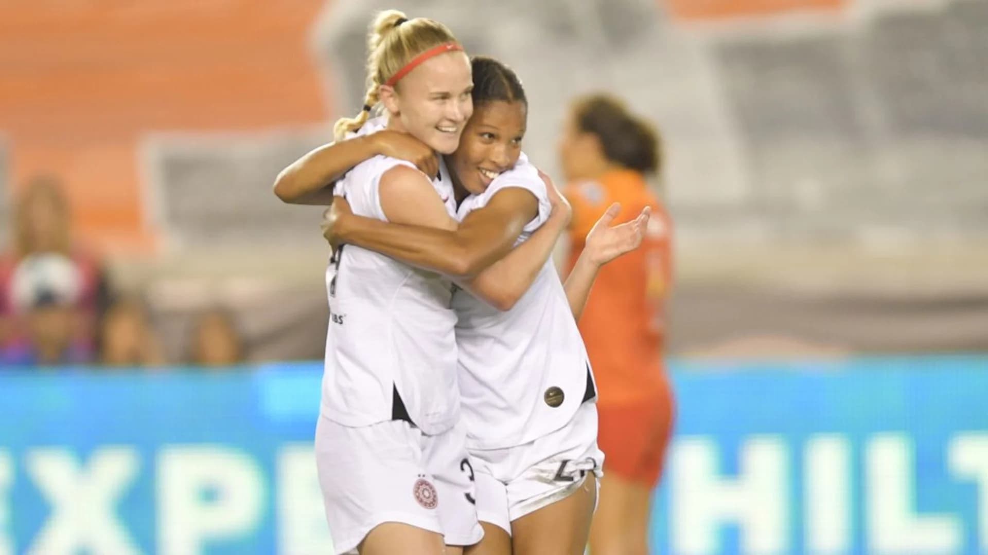 story-image-thorns-move-into-first-place-with-comeback-win-over-dash