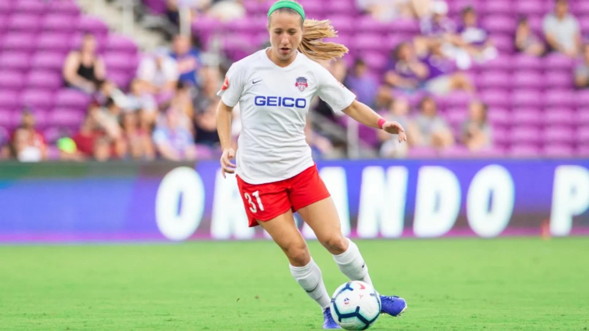 story-image-week-20-player-of-the-week-crystal-thomas-washington-spirit