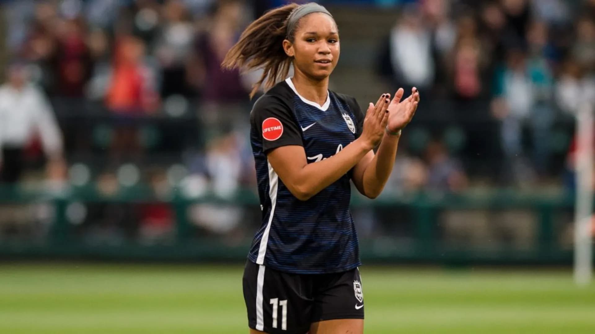 story-image-week-21-player-of-the-week-darian-jenkins-reign-fc
