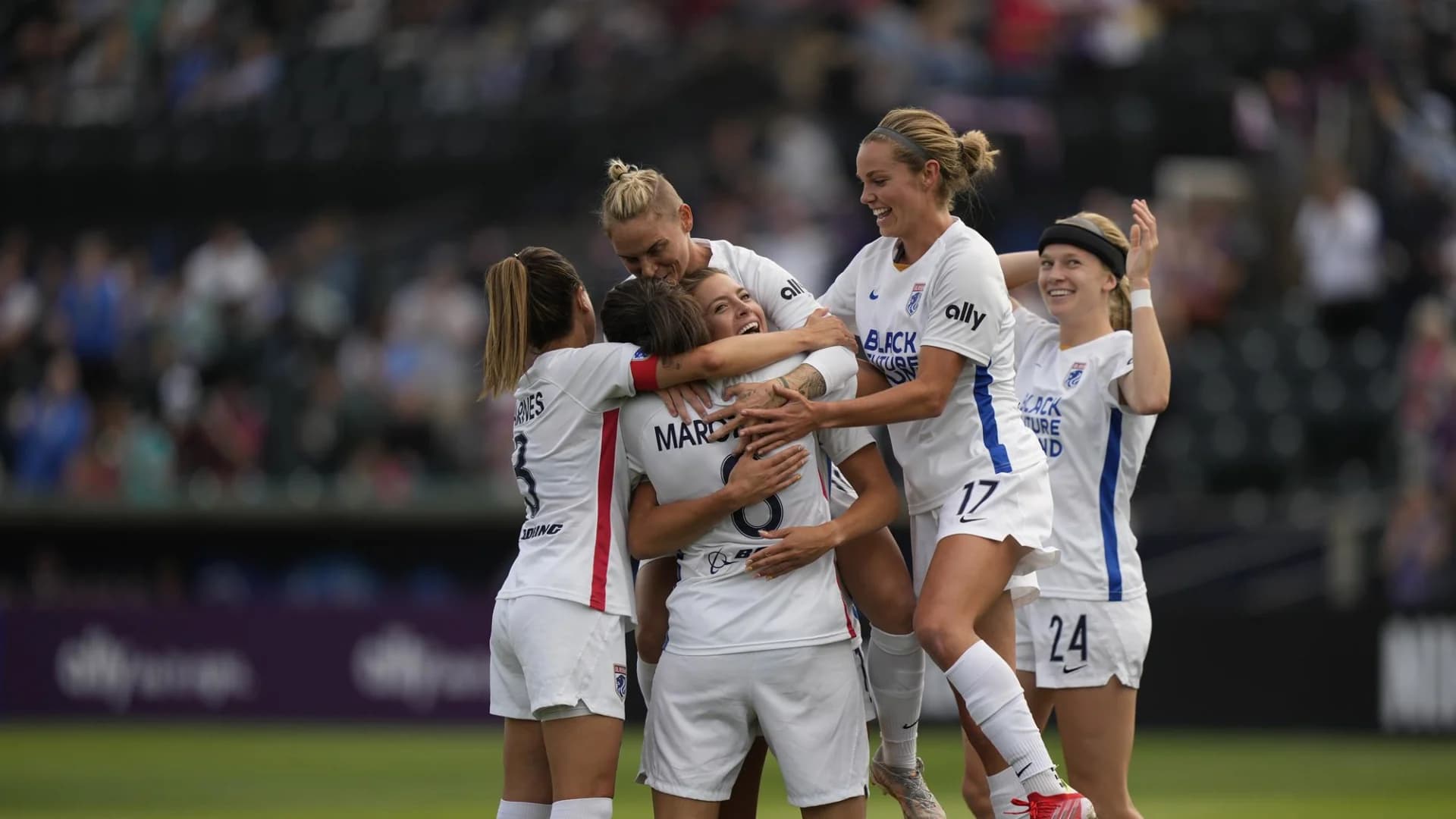 thumbnail-match-recap-reign-scores-five-first-half-goals-down-dash-5-1
