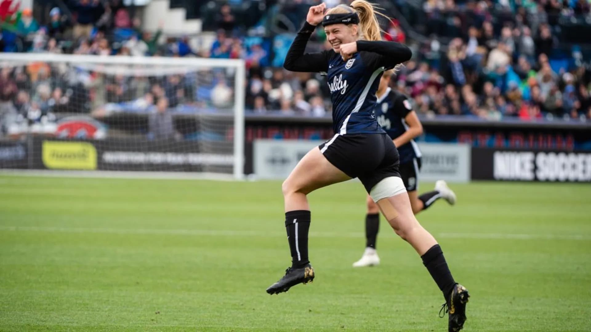 story-image-reign-fc-forward-bethany-balcer-named-2019-nwsl-rookie-of-the-year