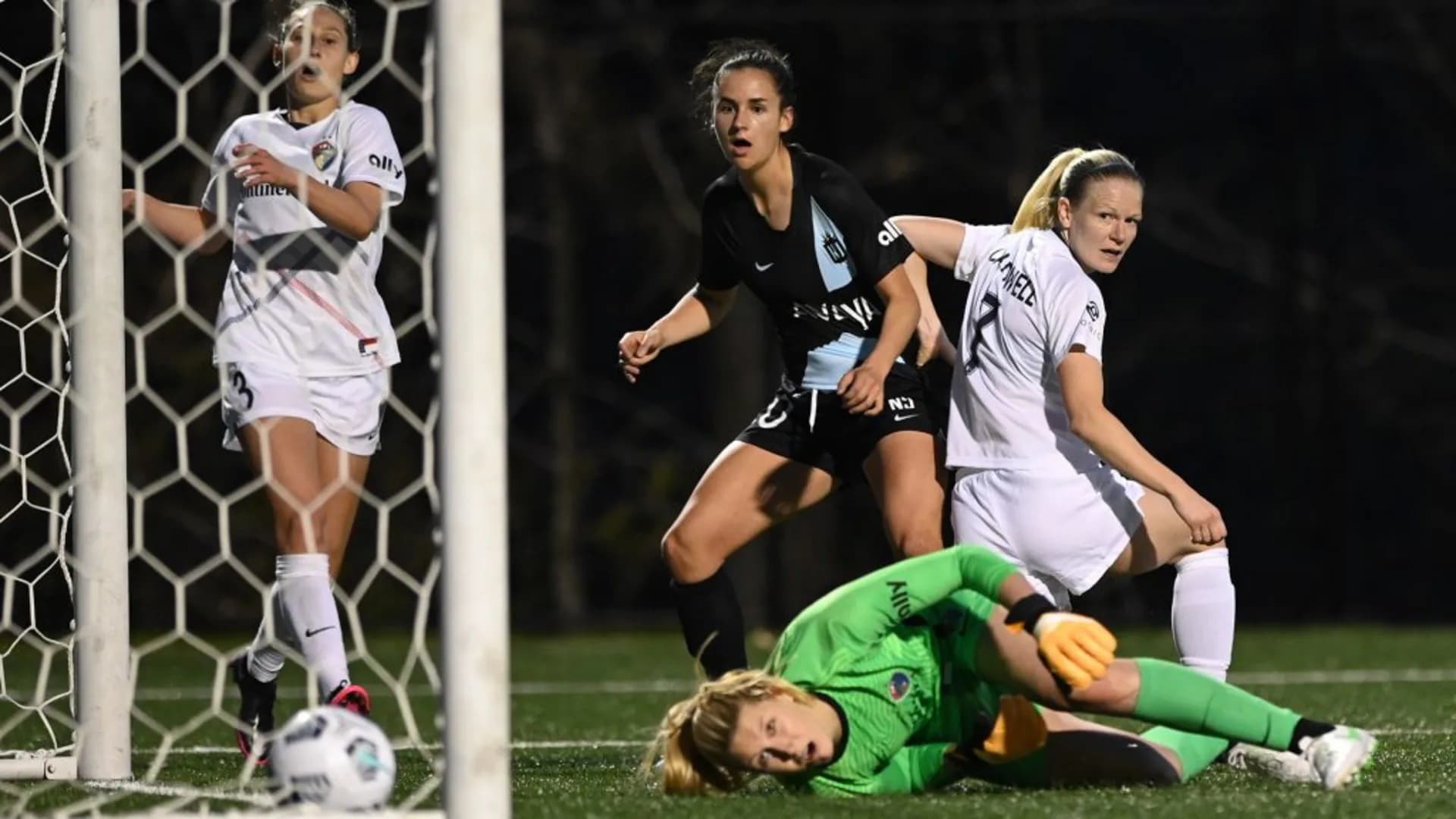 story-image-viens8217-heroics-seal-three-points-for-njny-gotham-fc