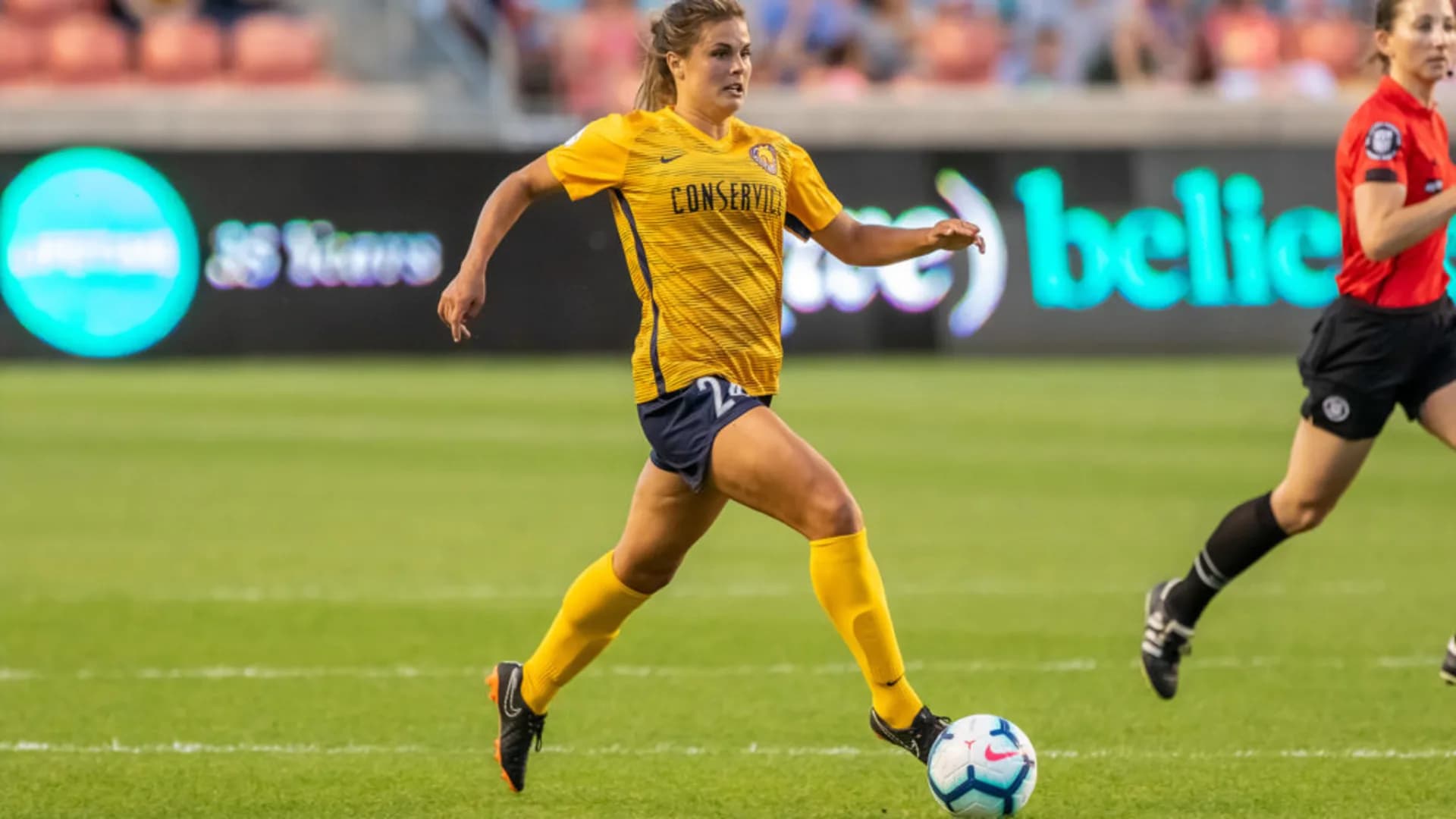 story-image-utah-sends-katie-stengel-to-houston-in-exchange-for-draft-picks