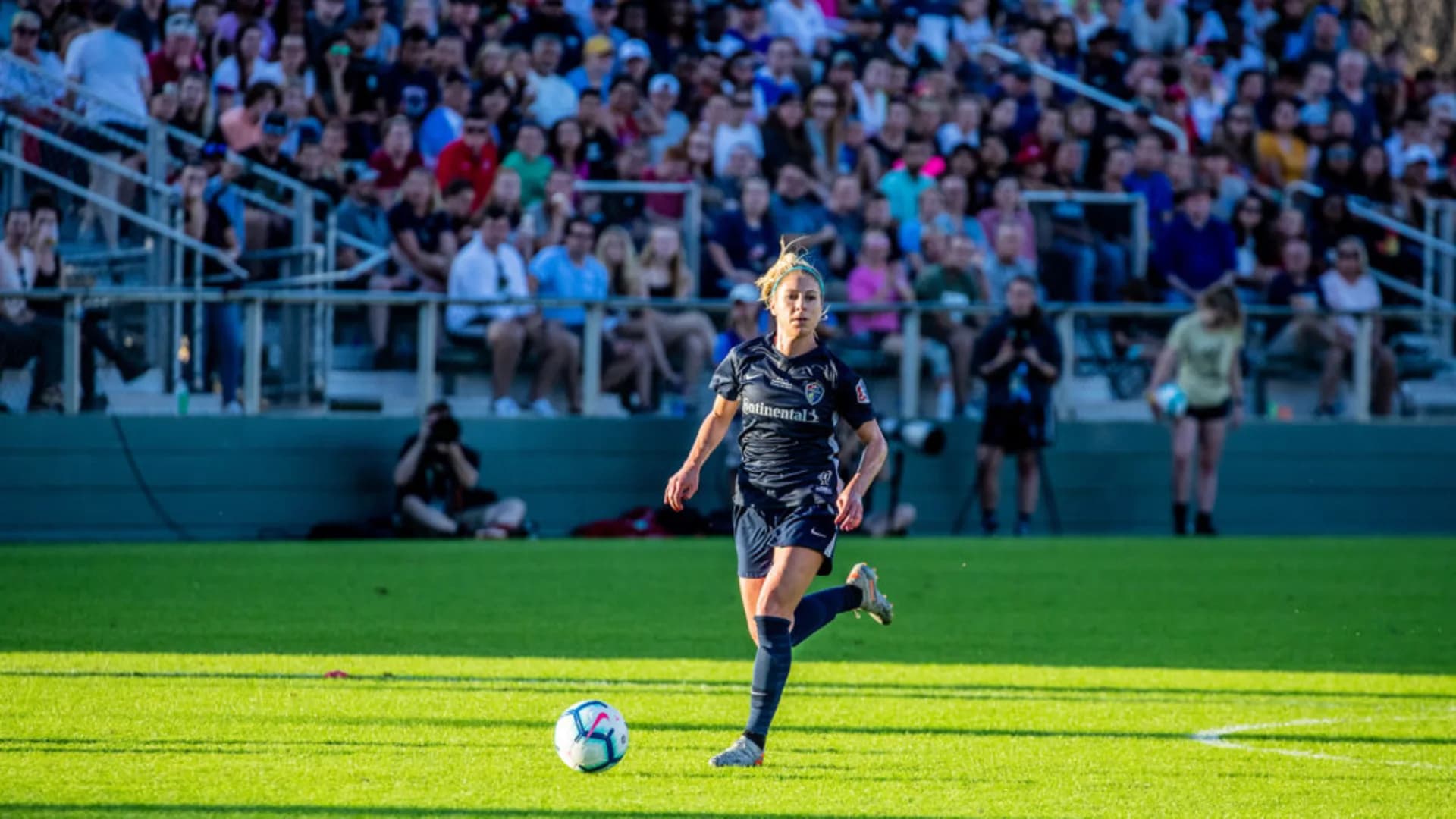 story-image-north-carolina-trades-mccall-zerboni-to-sky-blue-fc-for-rights-to-hailie-mace