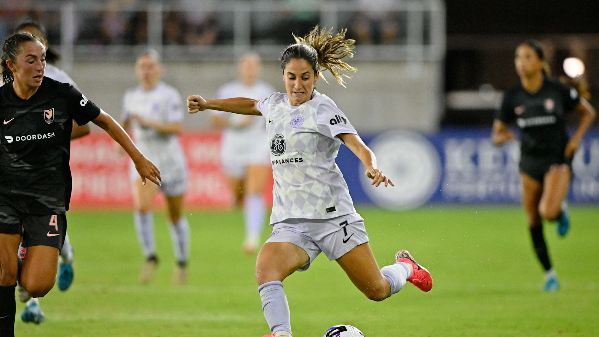  Sep 14, 2024: Savannah DeMelo (LOU) and Katie Zelem (LA) 