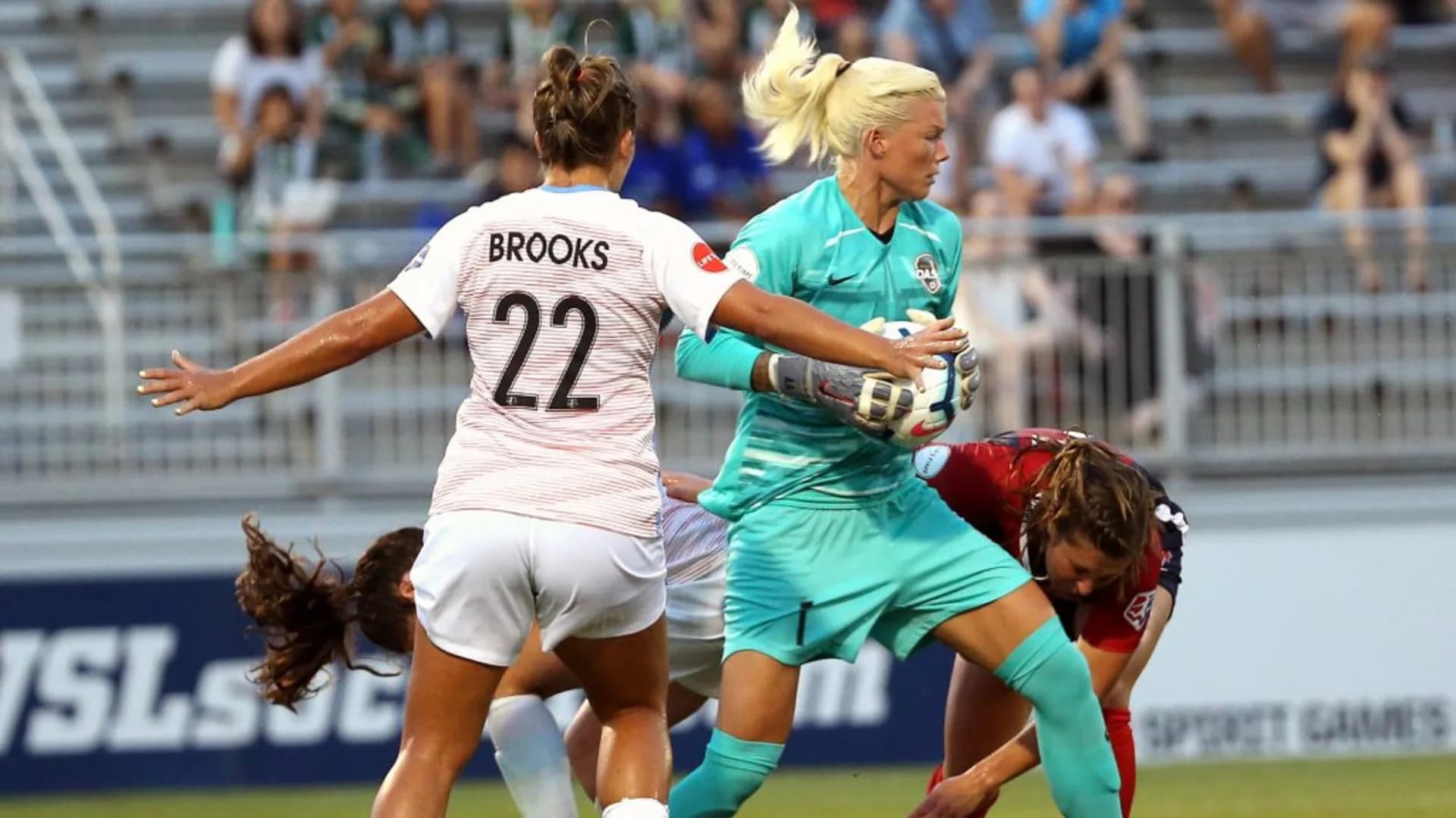 story-image-campbell-stops-late-pk-dash-beat-spirit-2-1