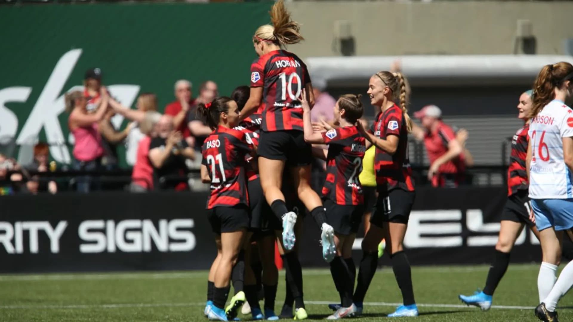 story-image-midge-purce-scores-brace-in-portland-thorns-fc8217s-3-0-win-over-chicago-red-stars