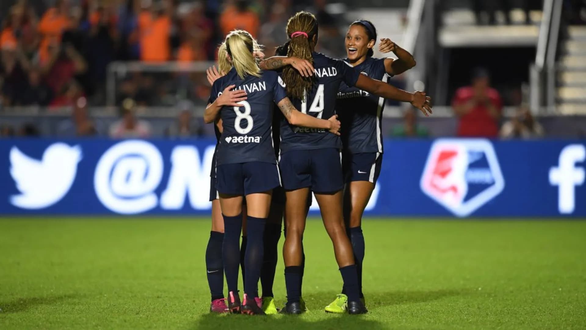 story-image-north-carolina-courage-edges-past-sky-blue-fc-in-3-2-victory
