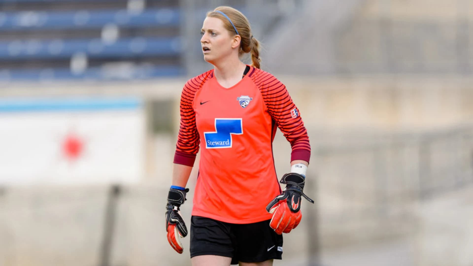 story-image-boston-adds-libby-stout-as-goalkeeper-replacement-for-sidelined-abby-smith