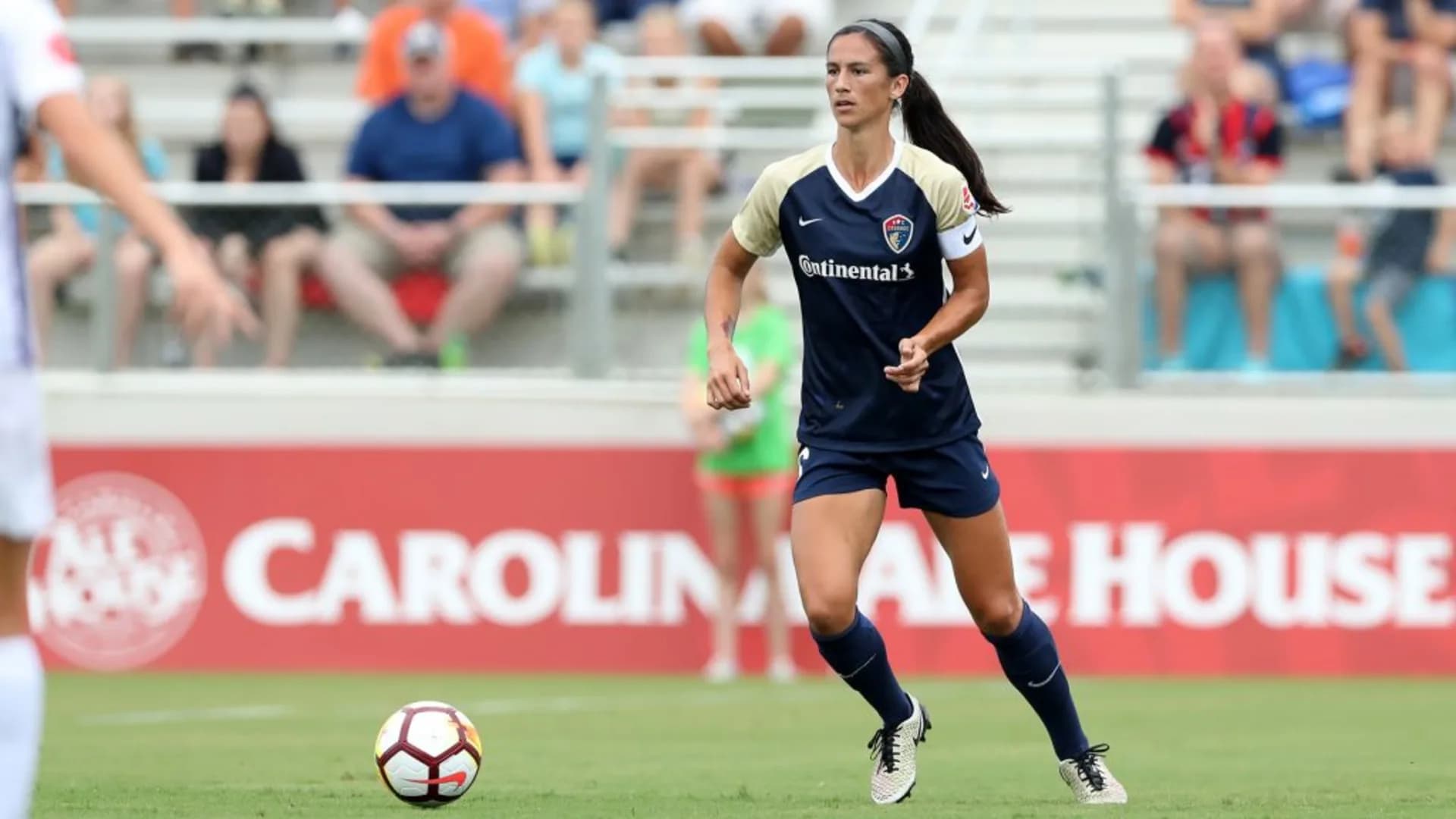 story-image-defender-of-the-year-abby-erceg-north-carolina-courage