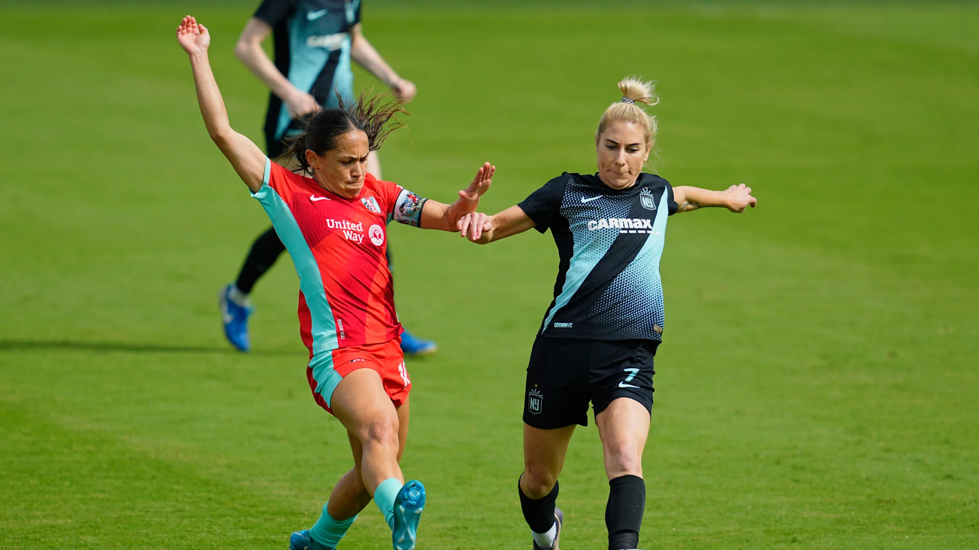 Sep 28, 2024: Lo'eau LaBonta (KC) and McCall Zebroni (GFC) 