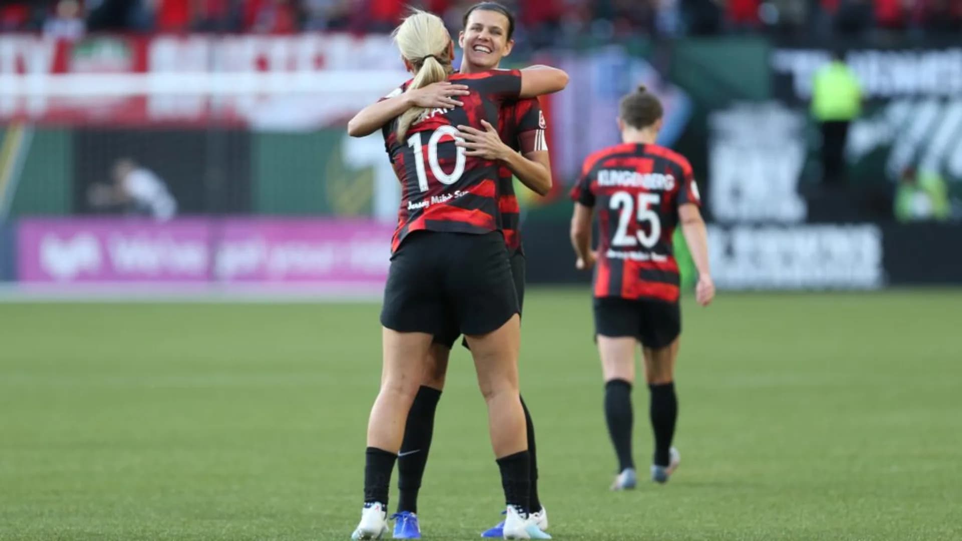 story-image-portland-thorns-score-four-goals-in-less-than-30-minutes-in-5-0-victory-over-houston-dash