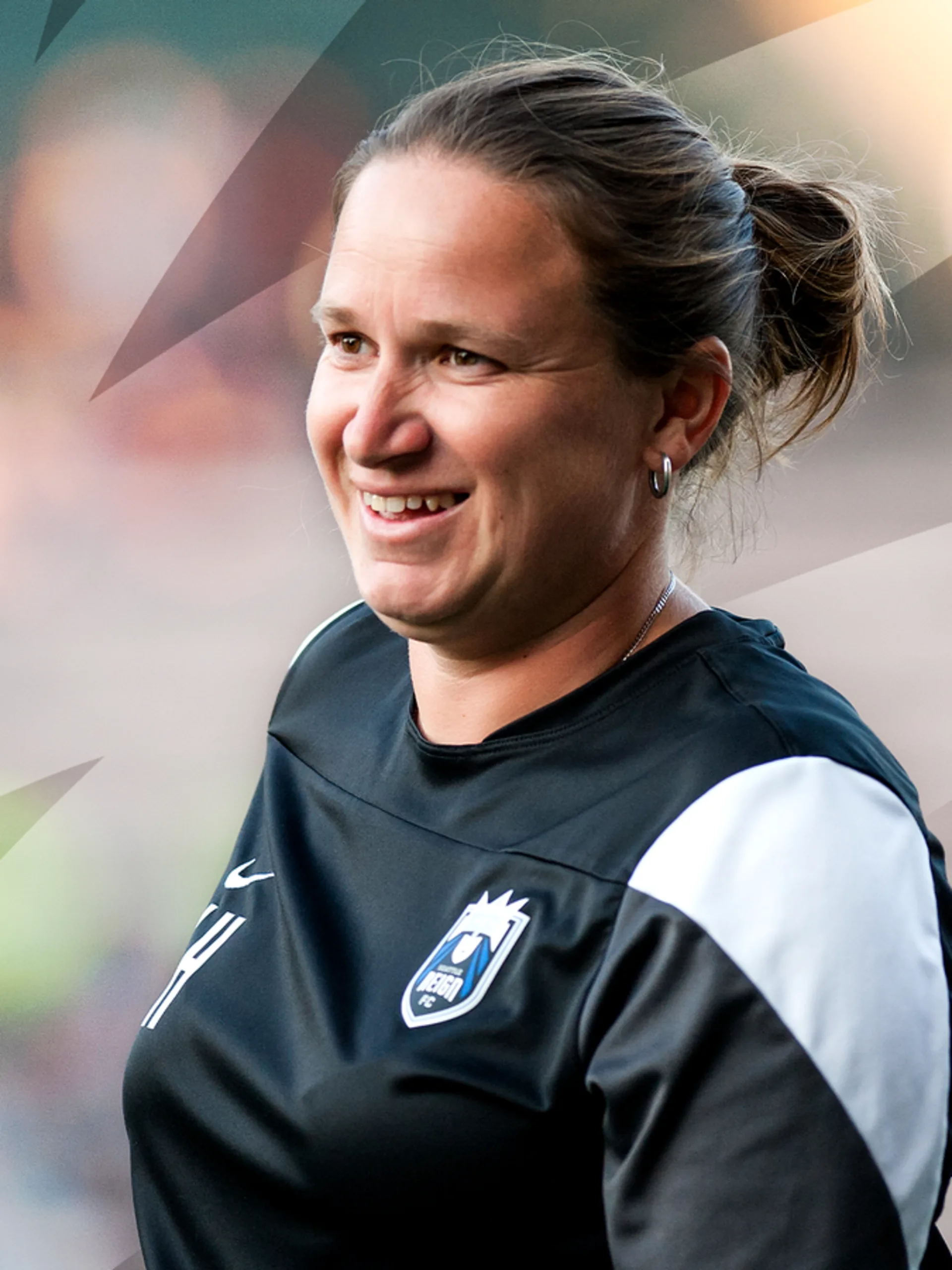 thumbnail-laura-harvey-returns-as-head-coach-of-ol-reign