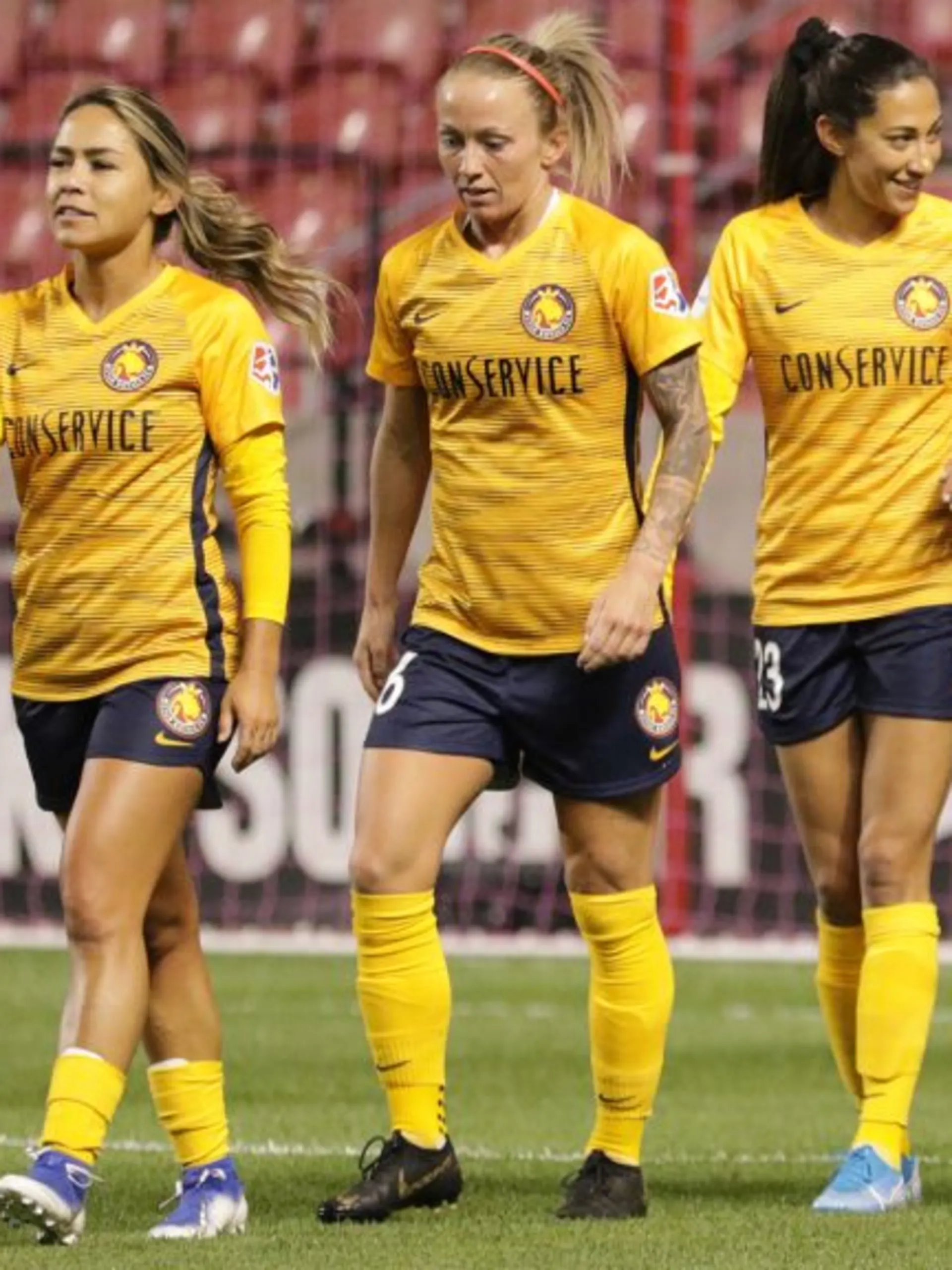 story-image-utah-royals-fc-holds-on-to-defeat-houston-dash-2-1-at-rio-tinto-stadium