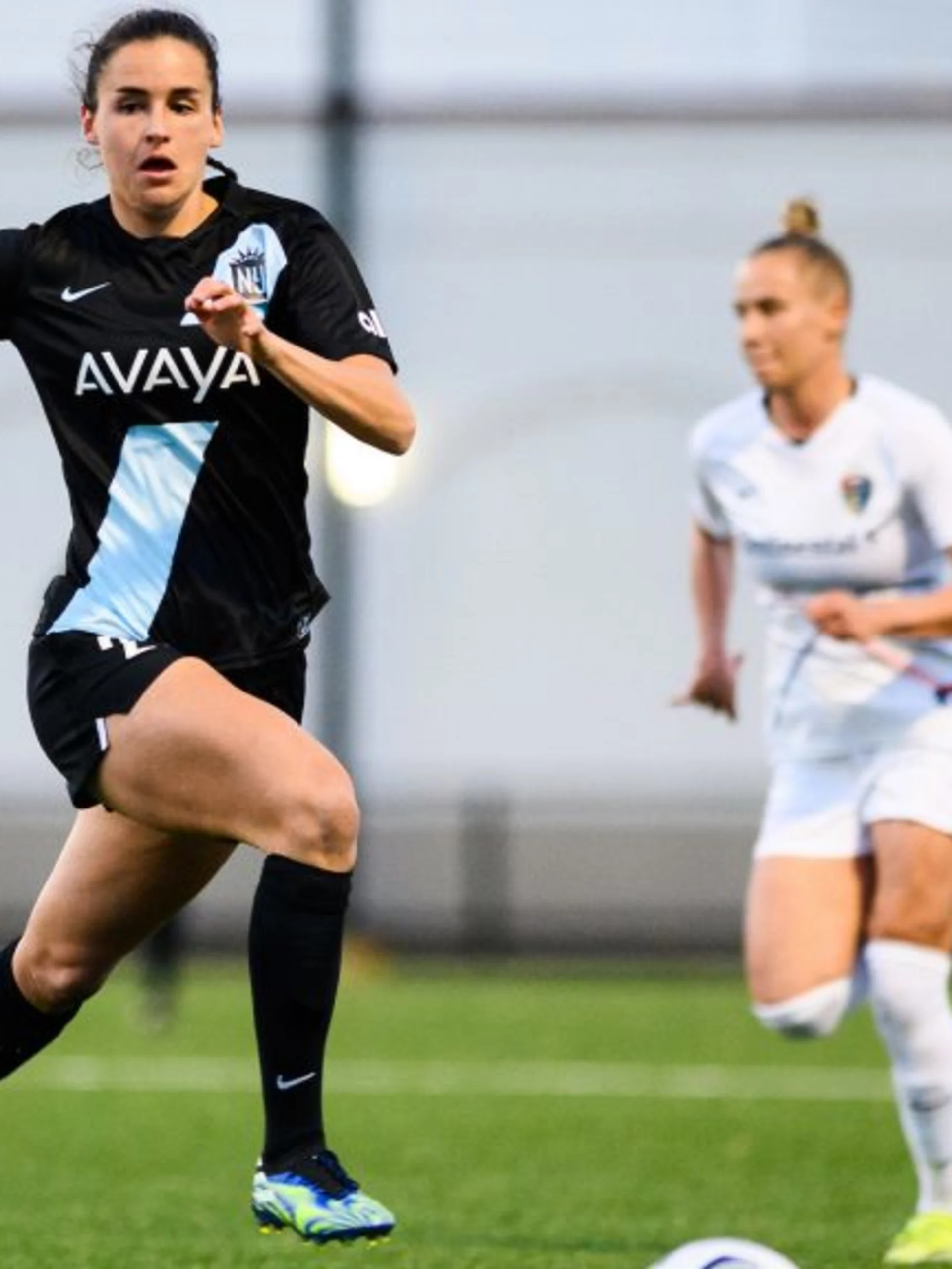 story-image-molded-in-quebec-and-paris-evelyne-viens-is-ready-to-take-the-nwsl-by-storm