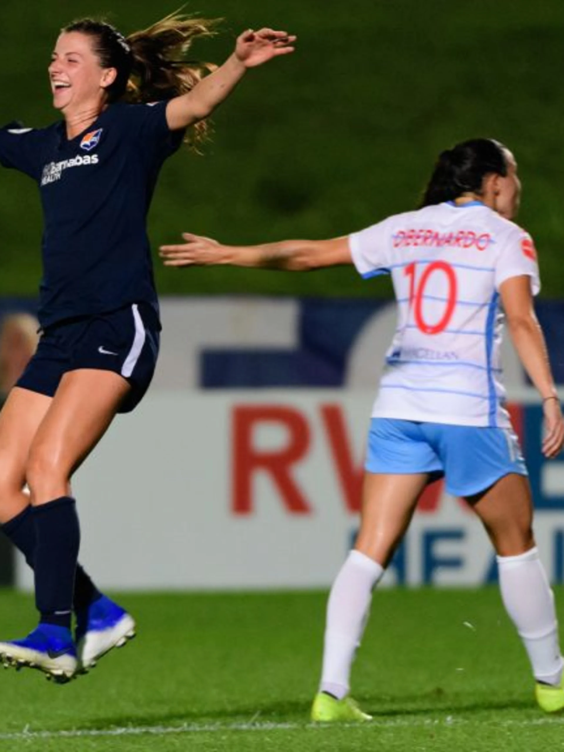 story-image-week-18-player-of-the-week-paige-monaghan-sky-blue-fc