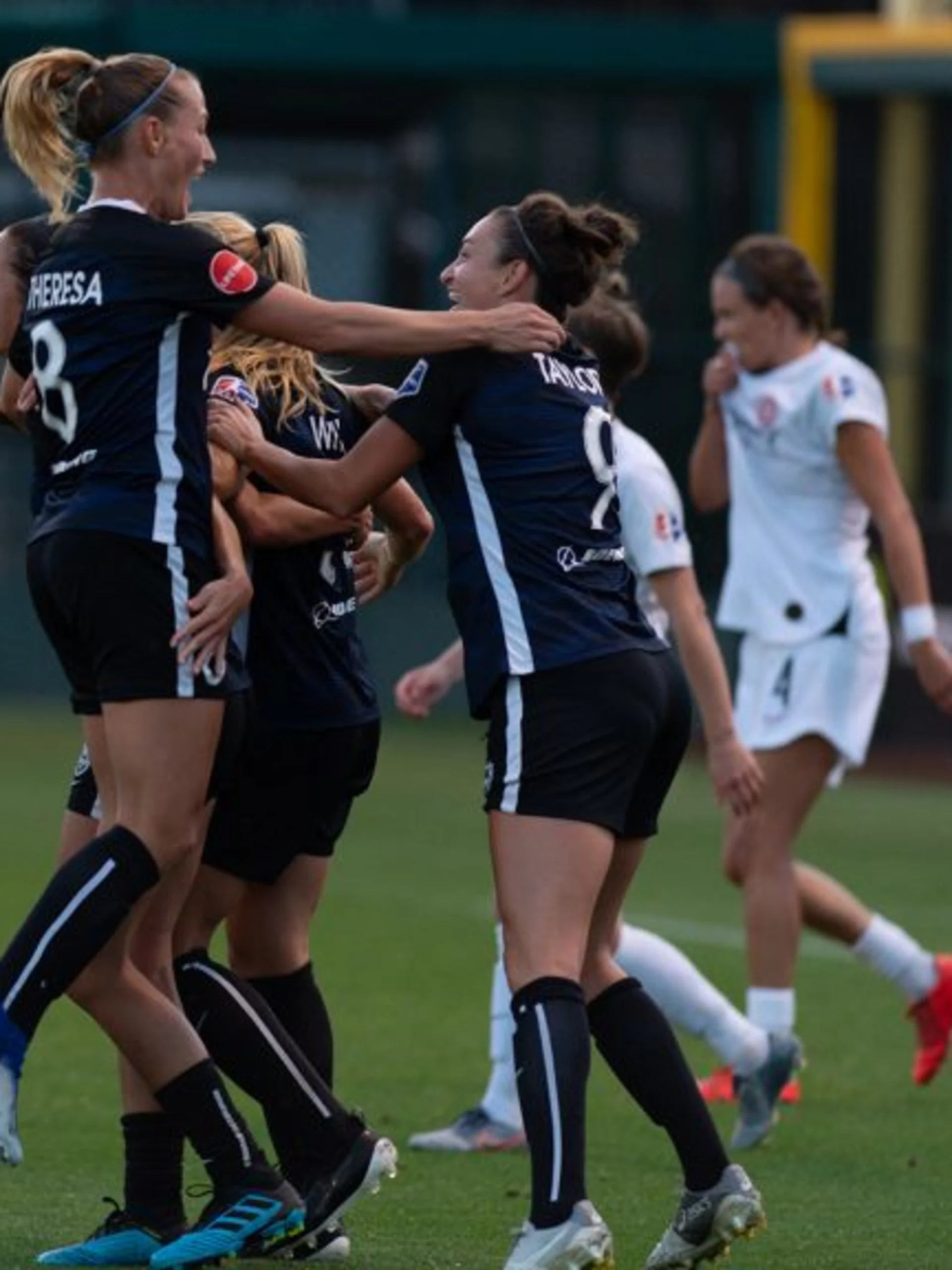 story-image-rosie-white-scores-game-winner-for-second-game-in-a-row-in-reign-fc8217s-1-0-victory
