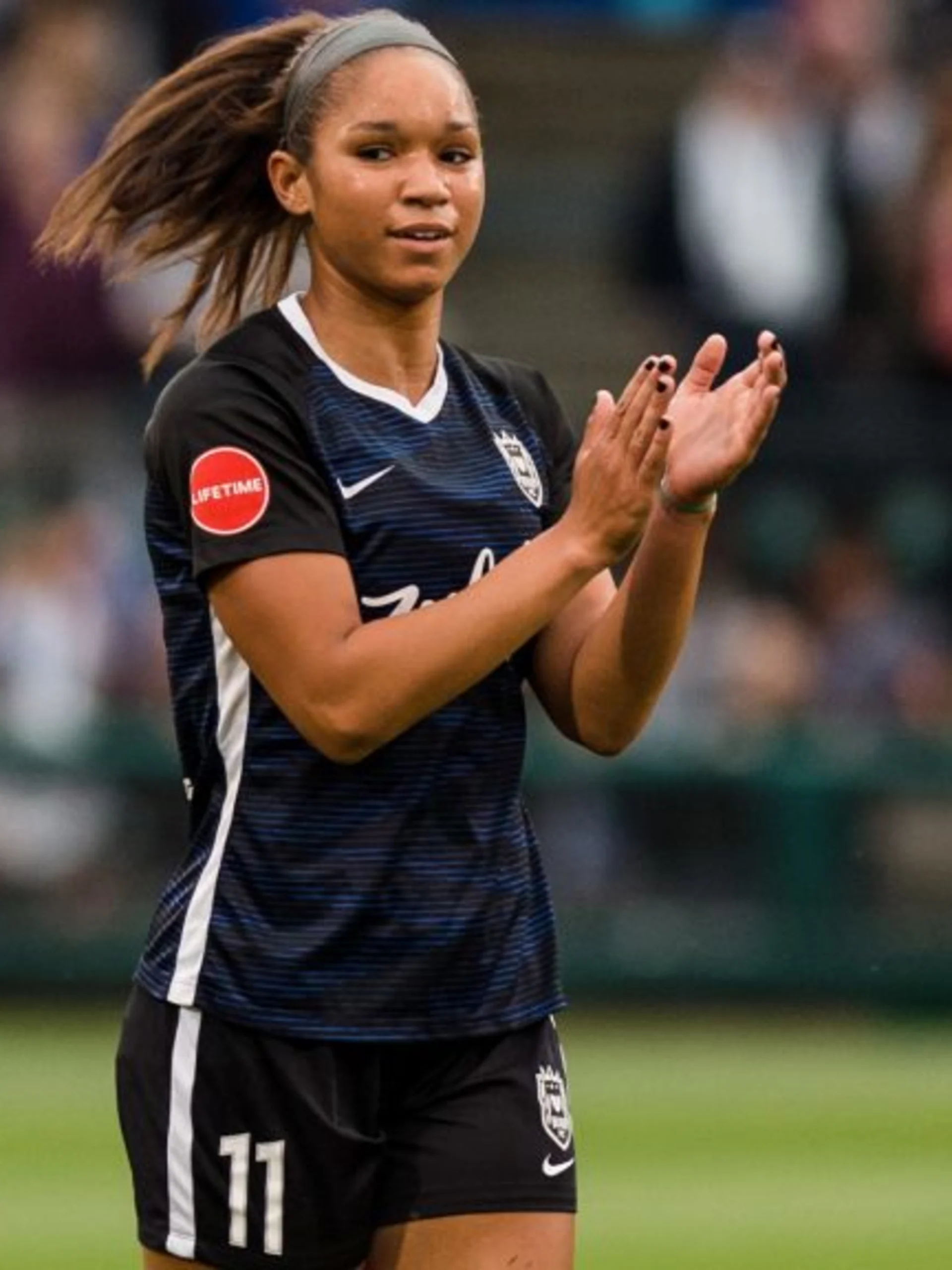 story-image-week-21-player-of-the-week-darian-jenkins-reign-fc