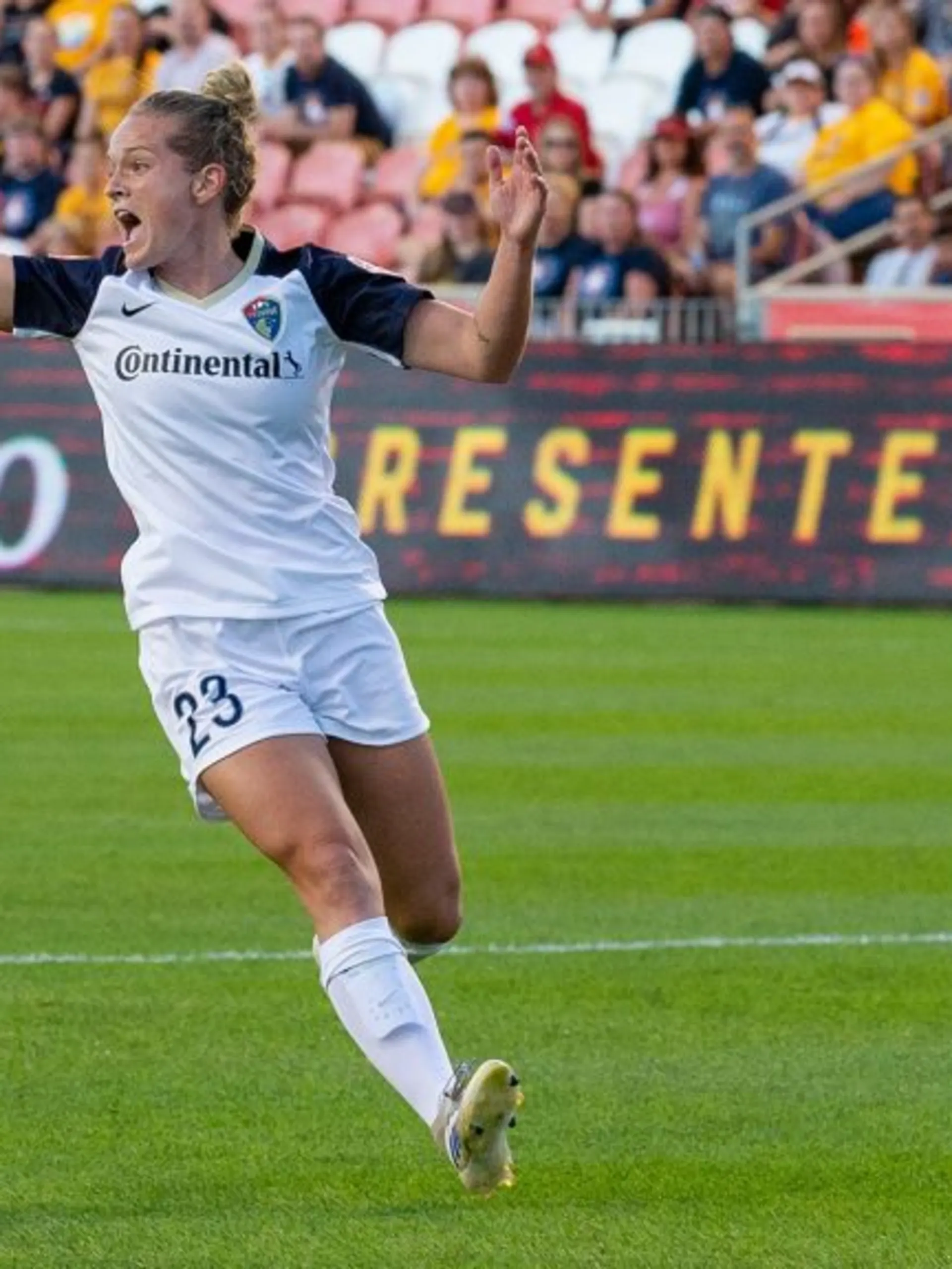 story-image-week-15-player-of-the-week-kristen-hamilton-north-carolina-courage
