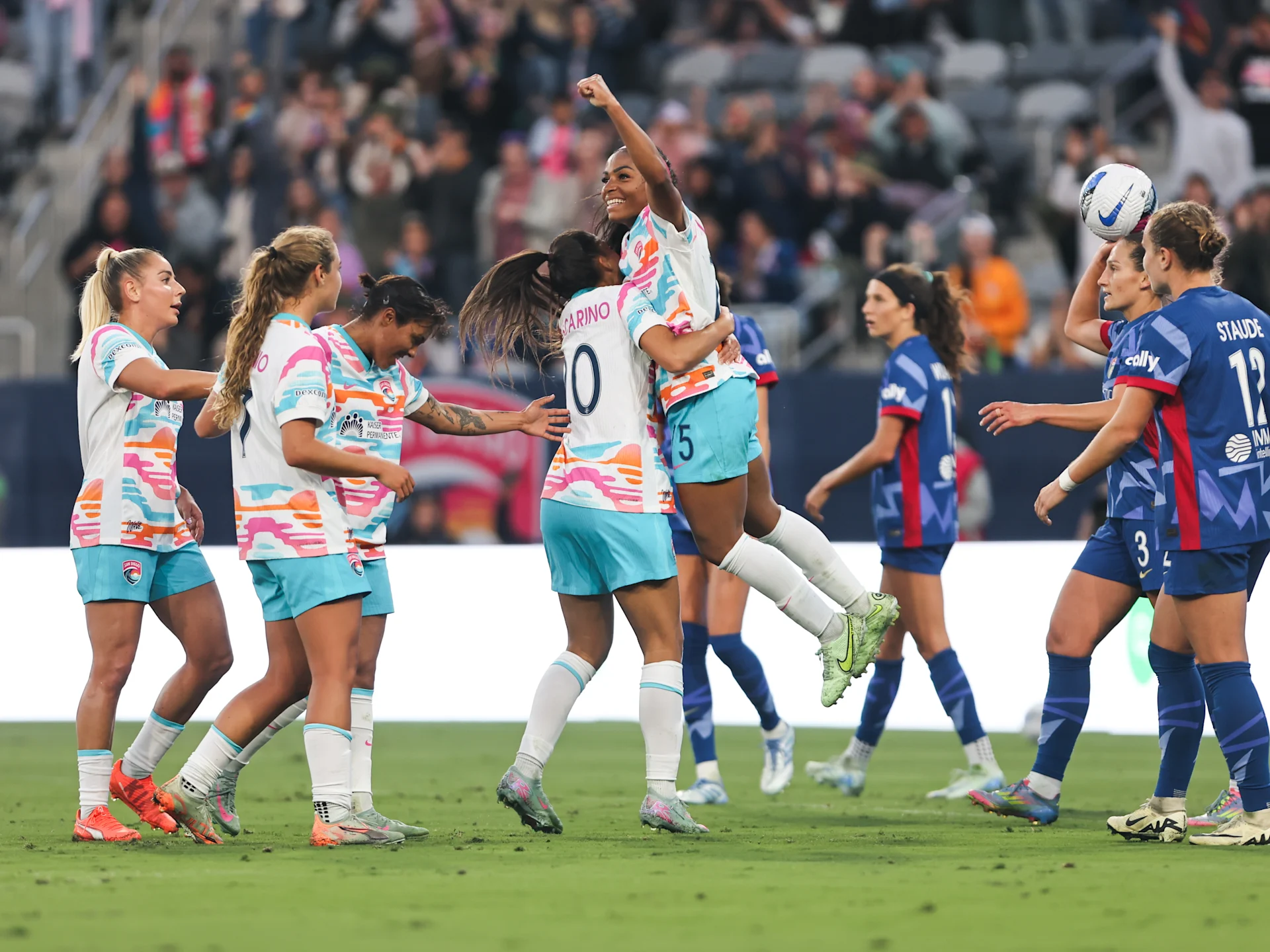 NWSL Week 10 Recap: 27 Goals, 1 Wild Weekend