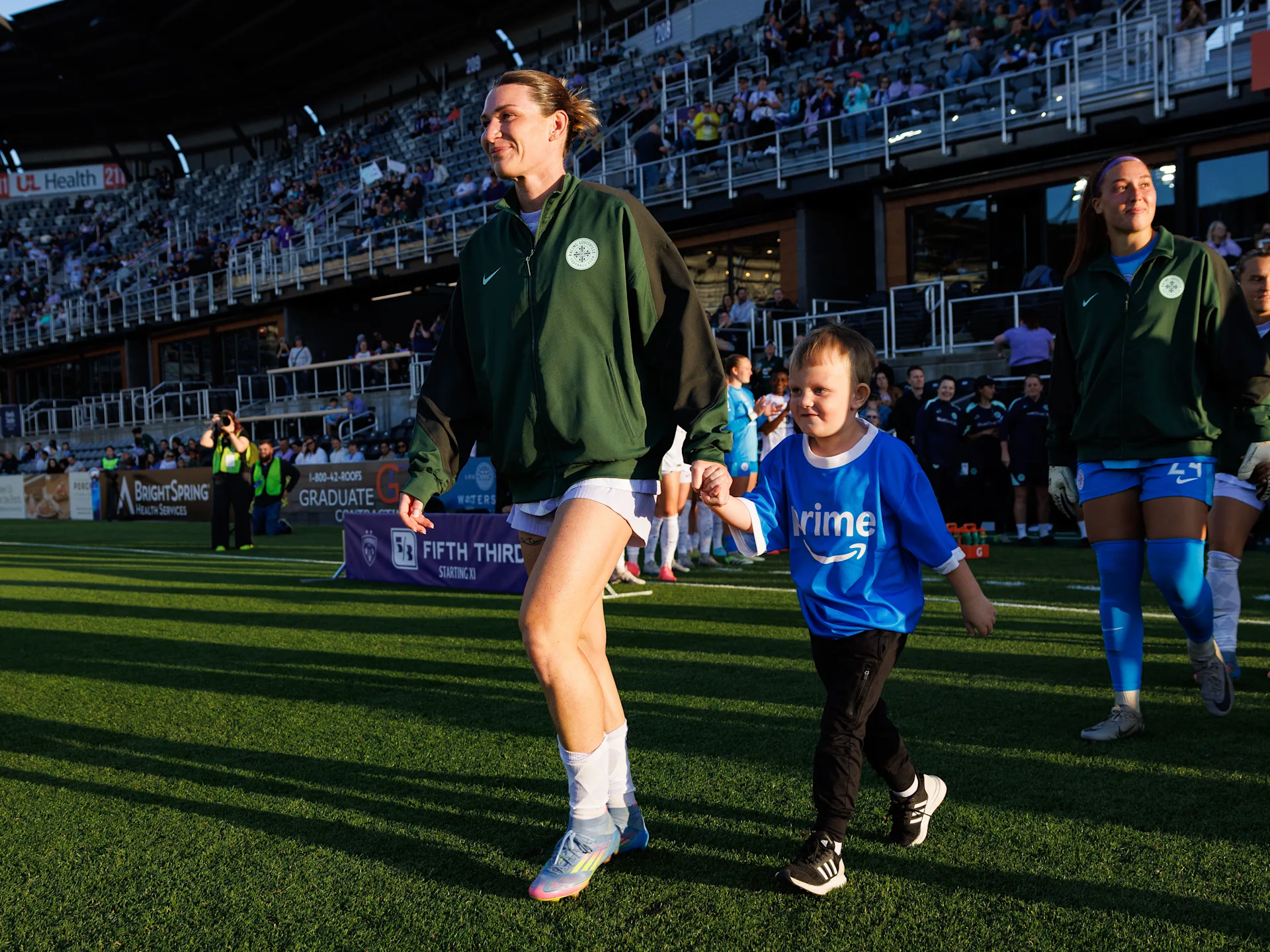 Louisville's Arin Wright rocks captain armband designed by son for special Mother's Day moment