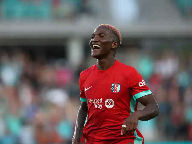 ESPN analyst and former footballer Lianne Sanderson makes her 2025 NWSL MVP predictions