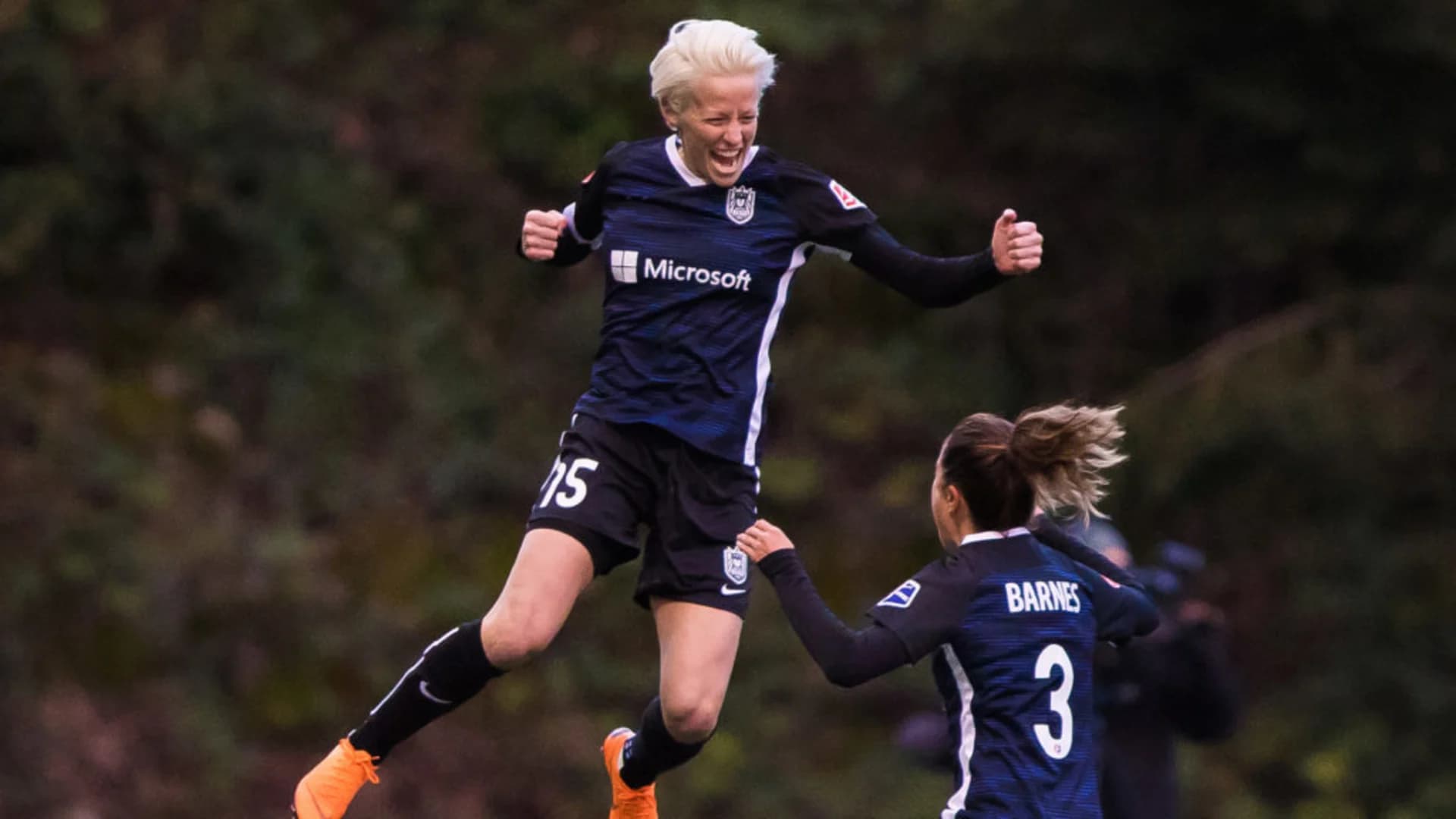 story-image-player-of-the-week-megan-rapinoe