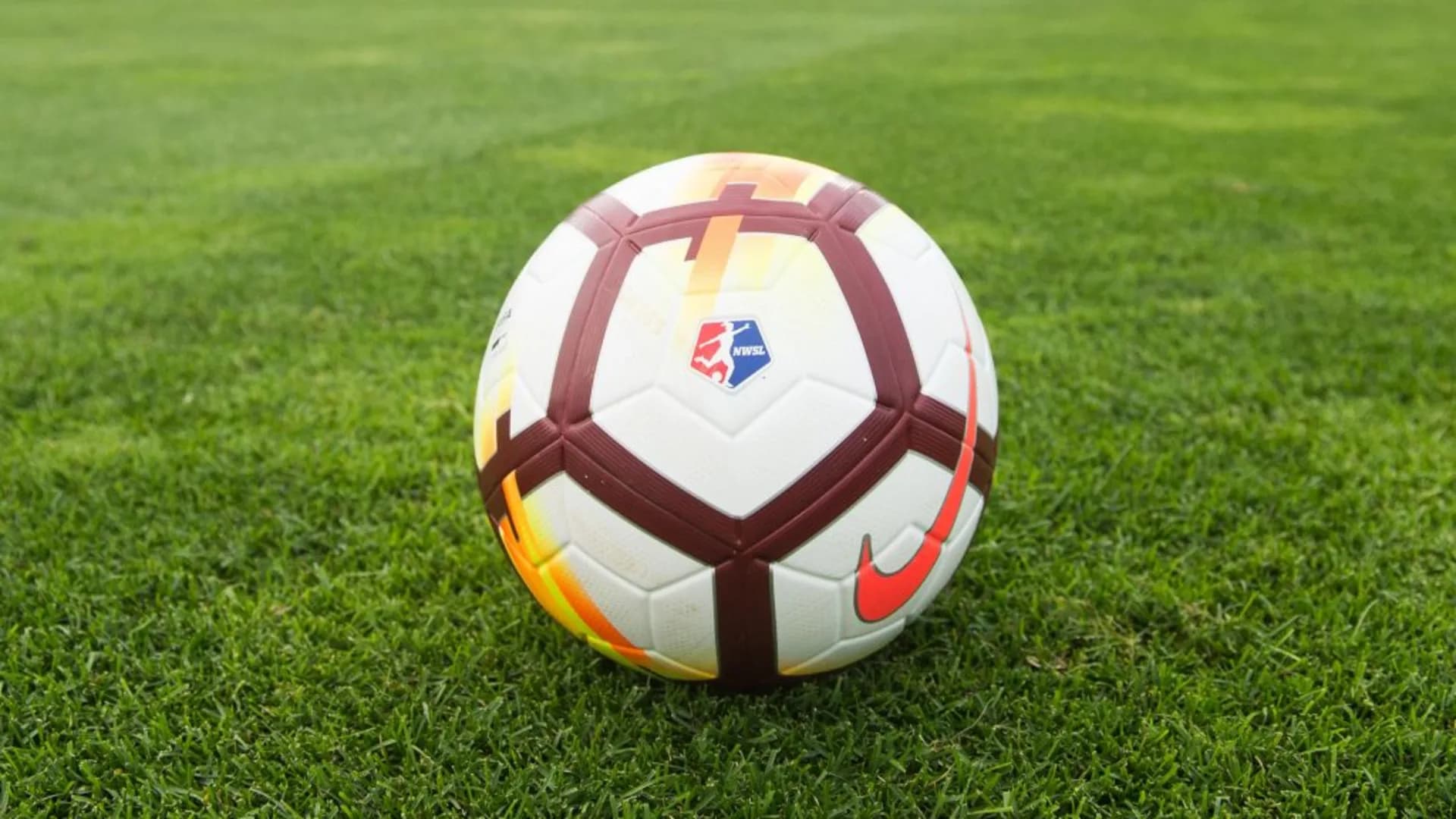 story-image-notebook-teams-share-updated-preseason-rosters